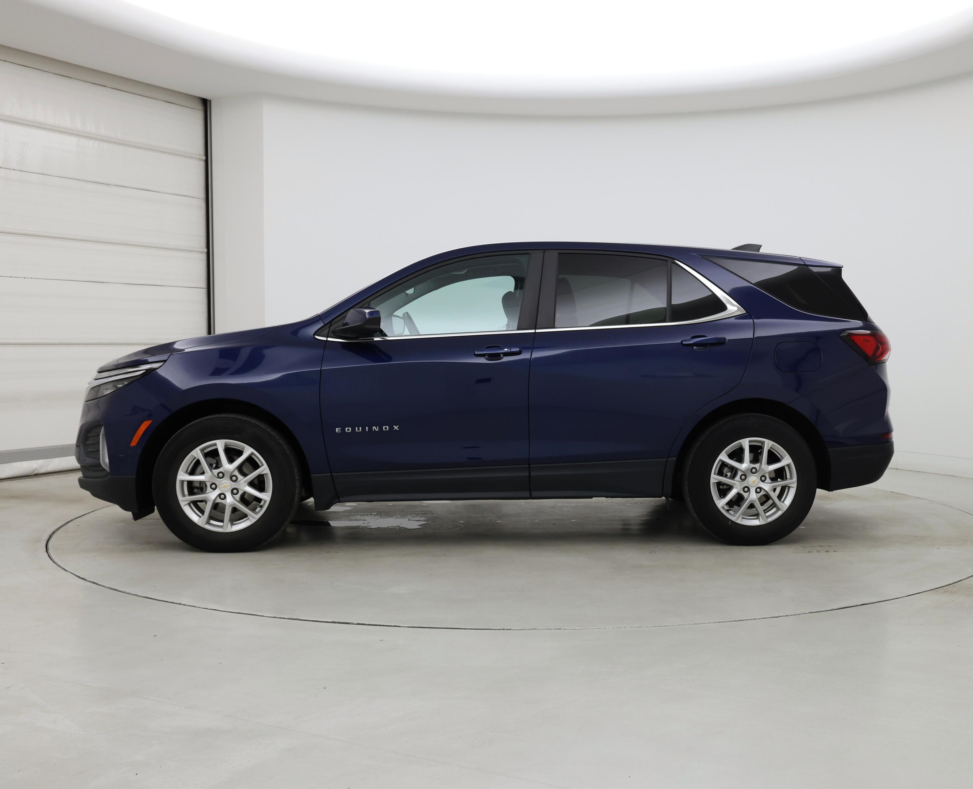 Thumbnail: 2022 Chevrolet Equinox - 3