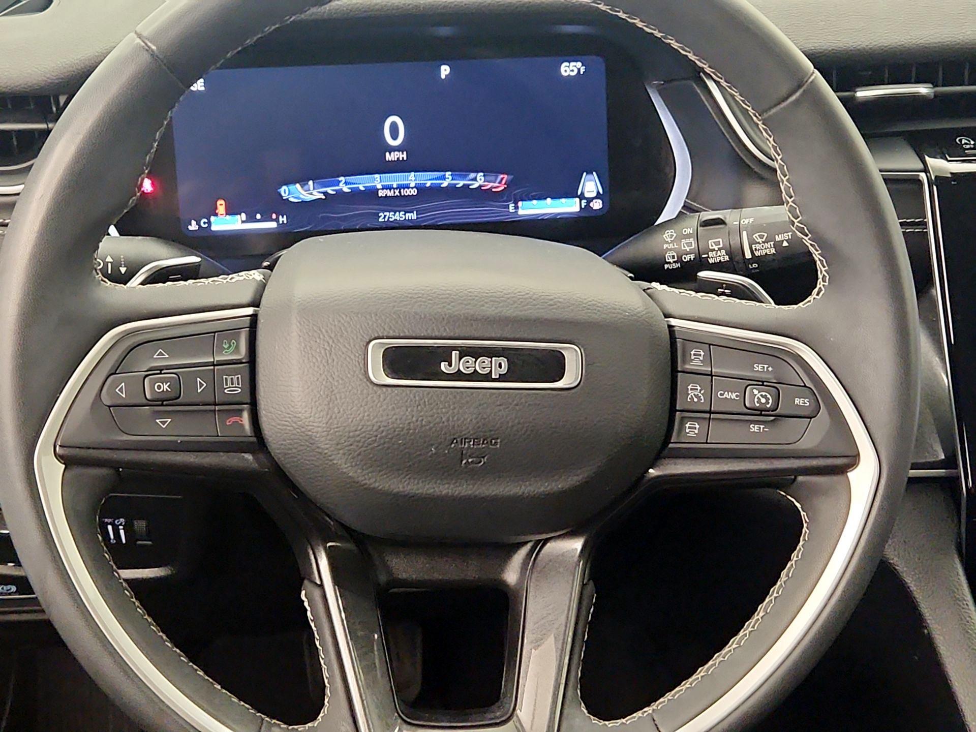 Thumbnail: 2023 Jeep Grand Cherokee - 10