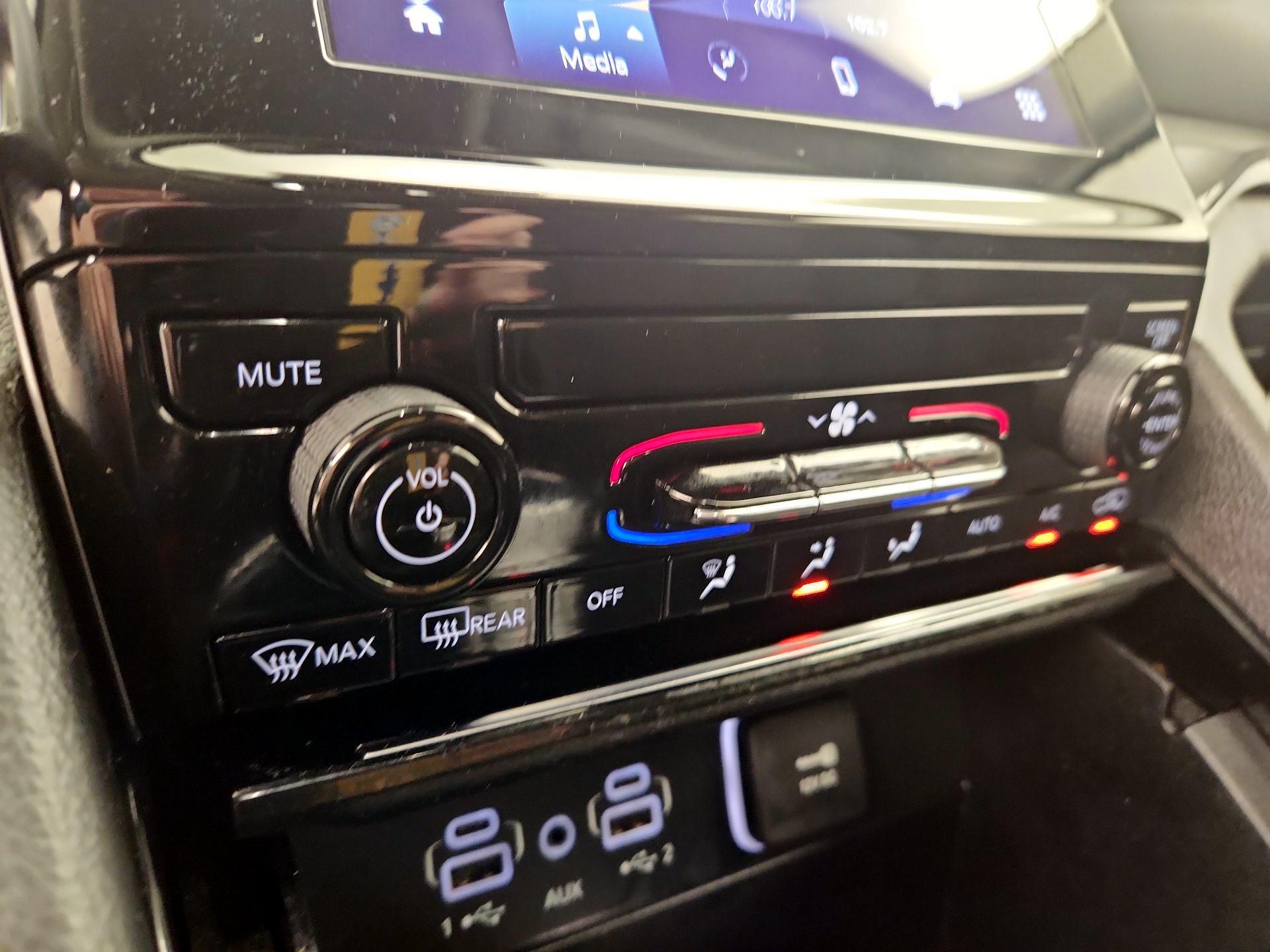 Thumbnail: 2023 Jeep Grand Cherokee - 16
