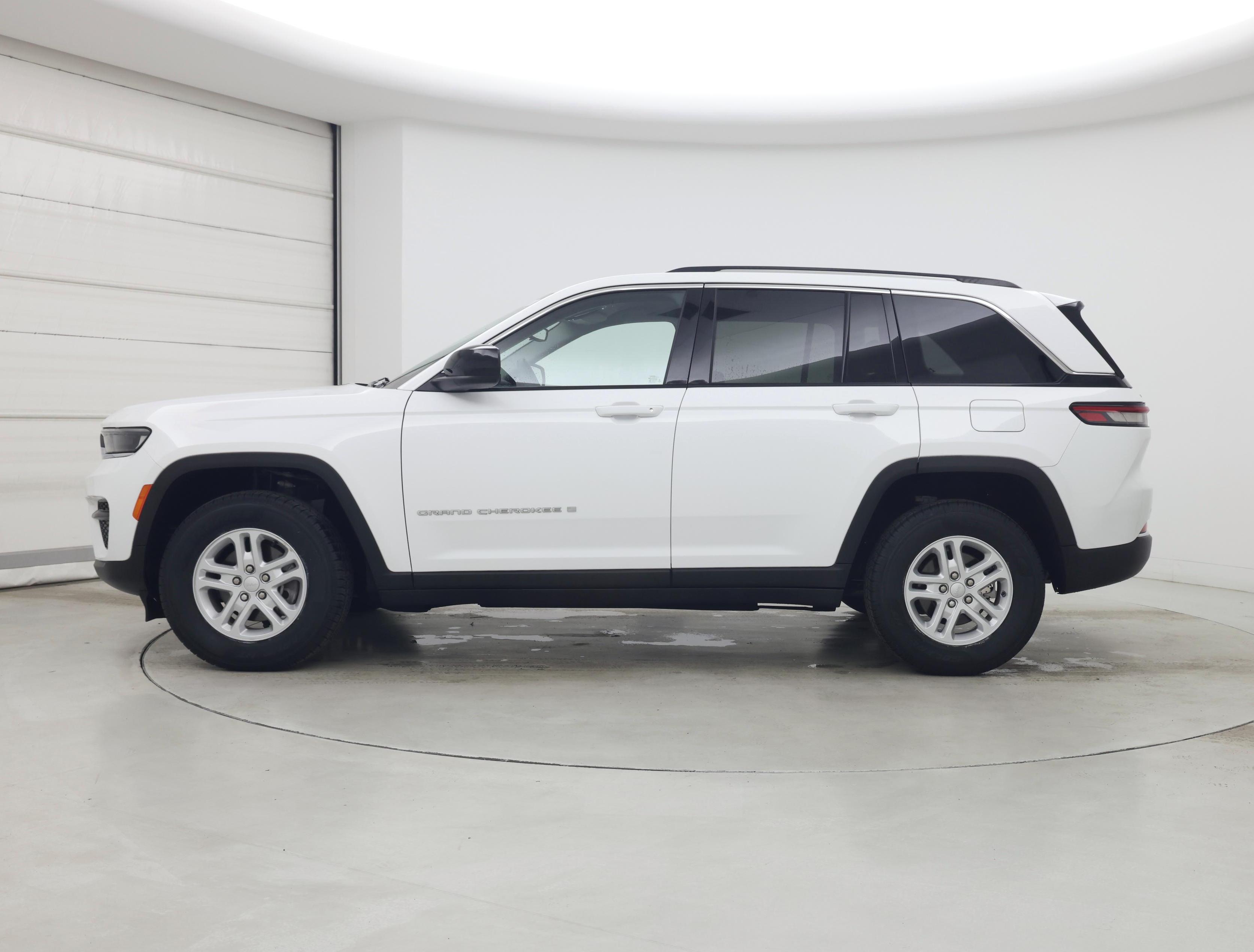 Thumbnail: 2023 Jeep Grand Cherokee - 3