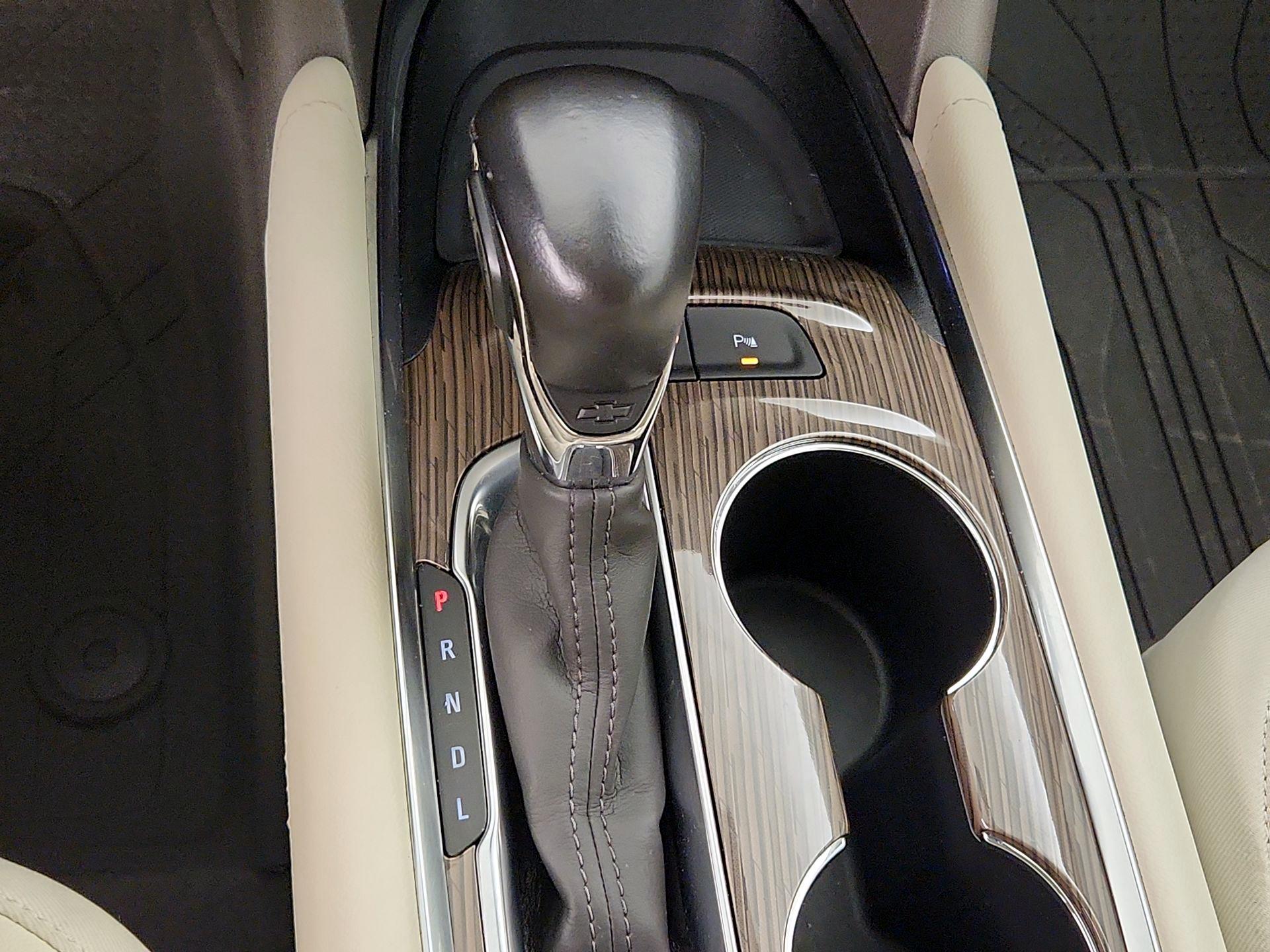 Thumbnail: 2022 Chevrolet Malibu - 17