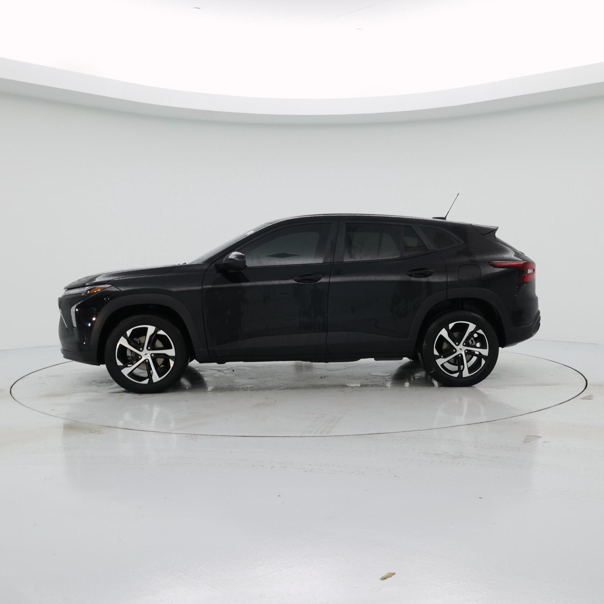Thumbnail: 2024 Chevrolet Trax - 3