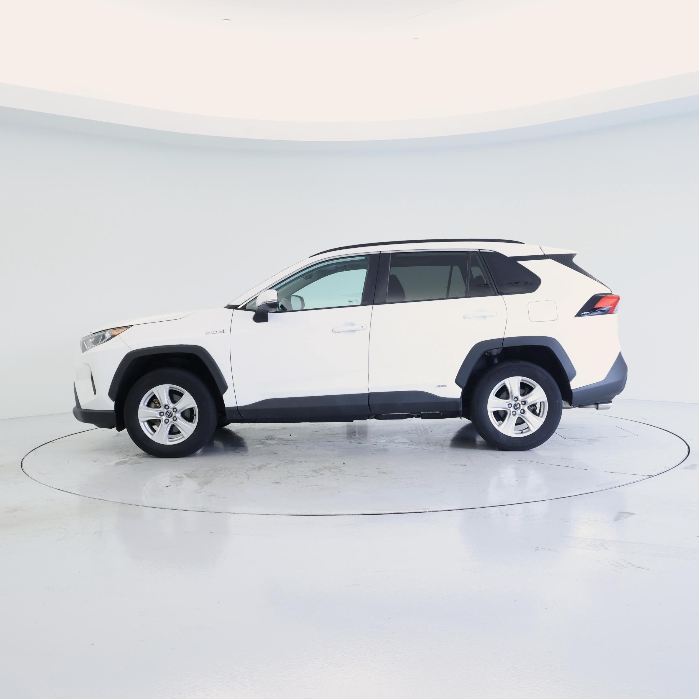 Thumbnail: 2020 Toyota RAV4 - 3