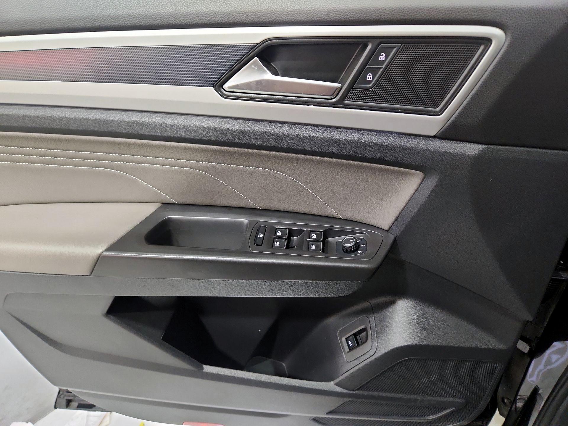 Thumbnail: 2022 Volkswagen Atlas - 12