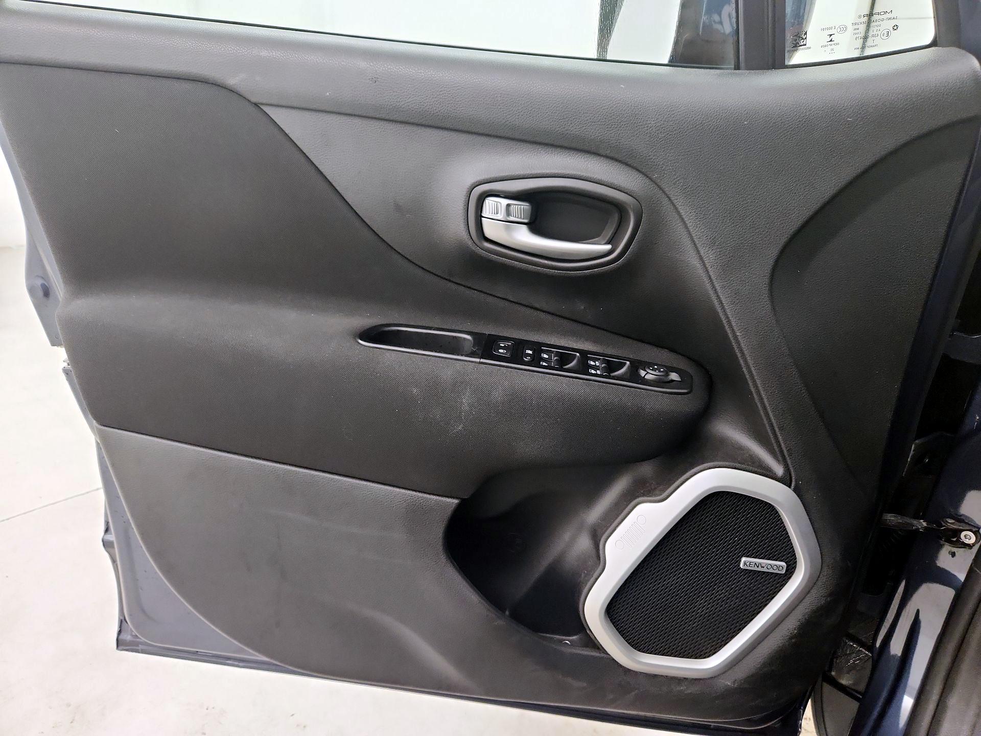 Thumbnail: 2021 Jeep Renegade - 12