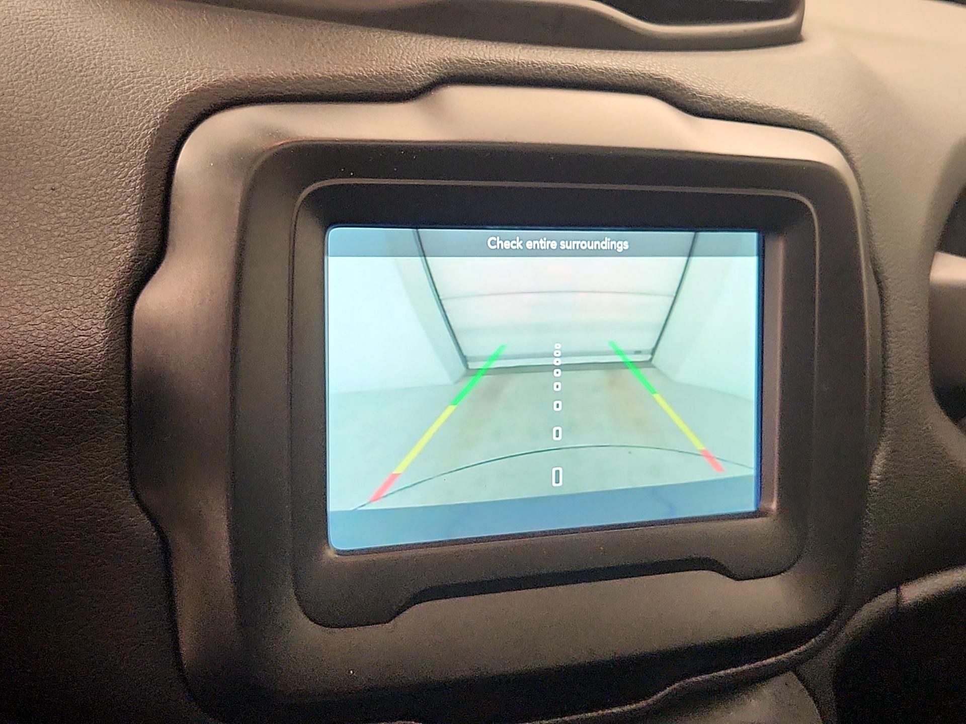 Thumbnail: 2021 Jeep Renegade - 14
