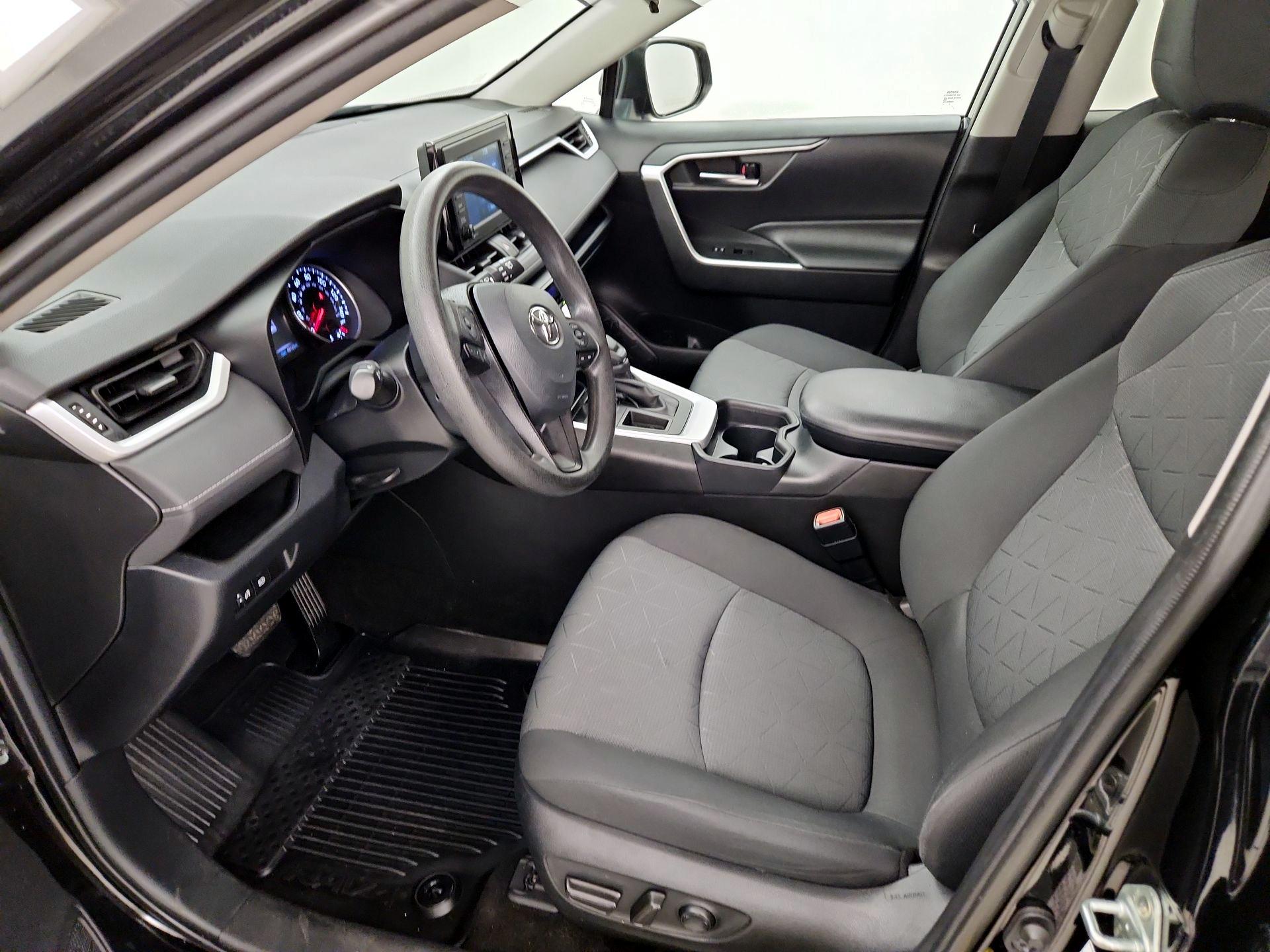 Thumbnail: 2020 Toyota RAV4 - 11