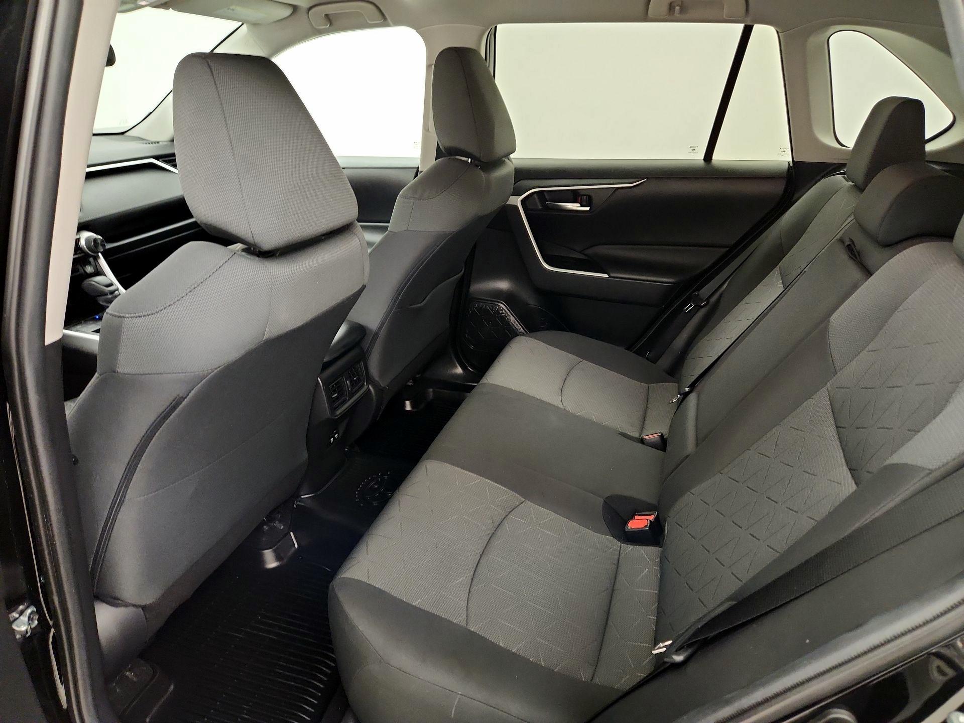 Thumbnail: 2020 Toyota RAV4 - 19