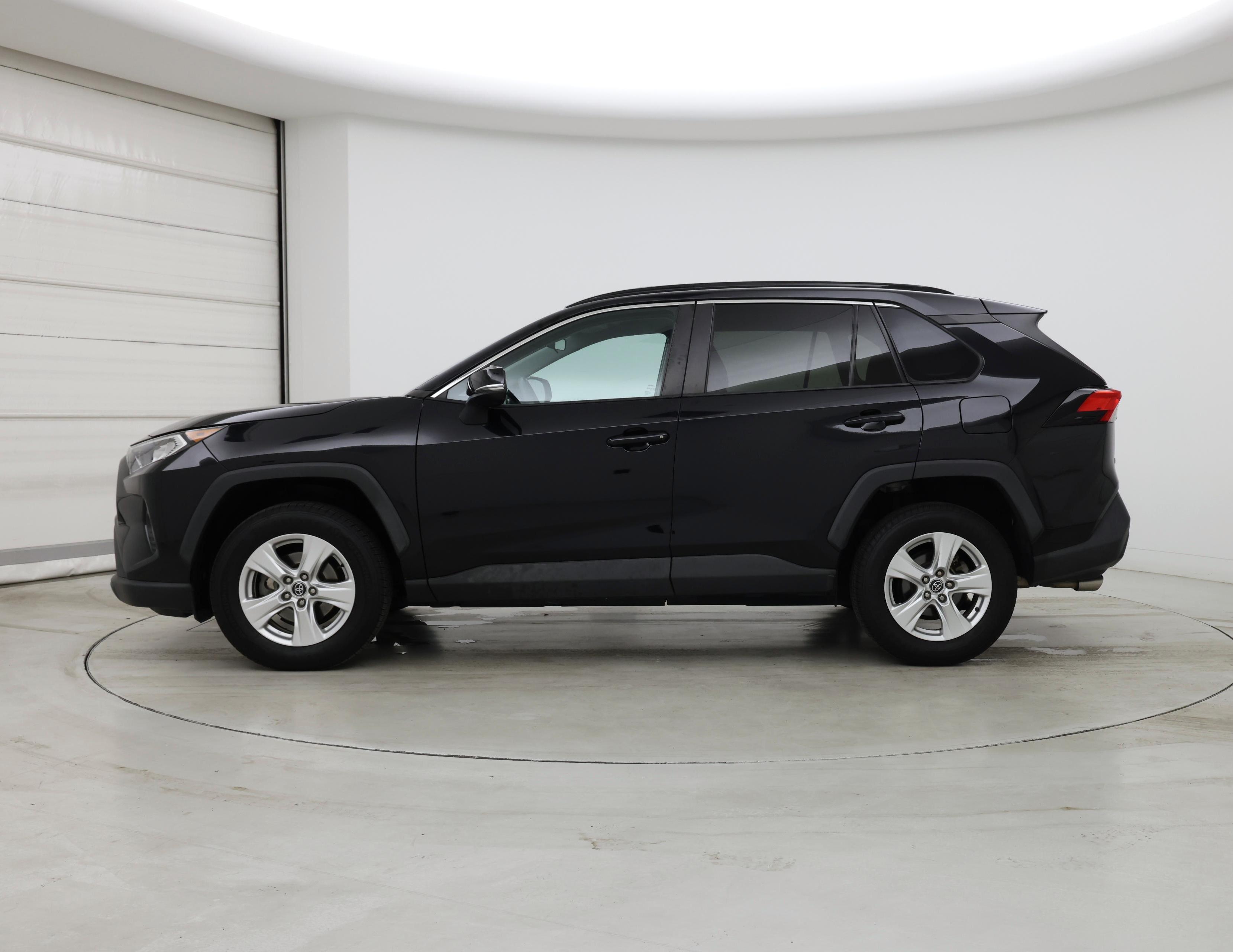 Thumbnail: 2020 Toyota RAV4 - 3