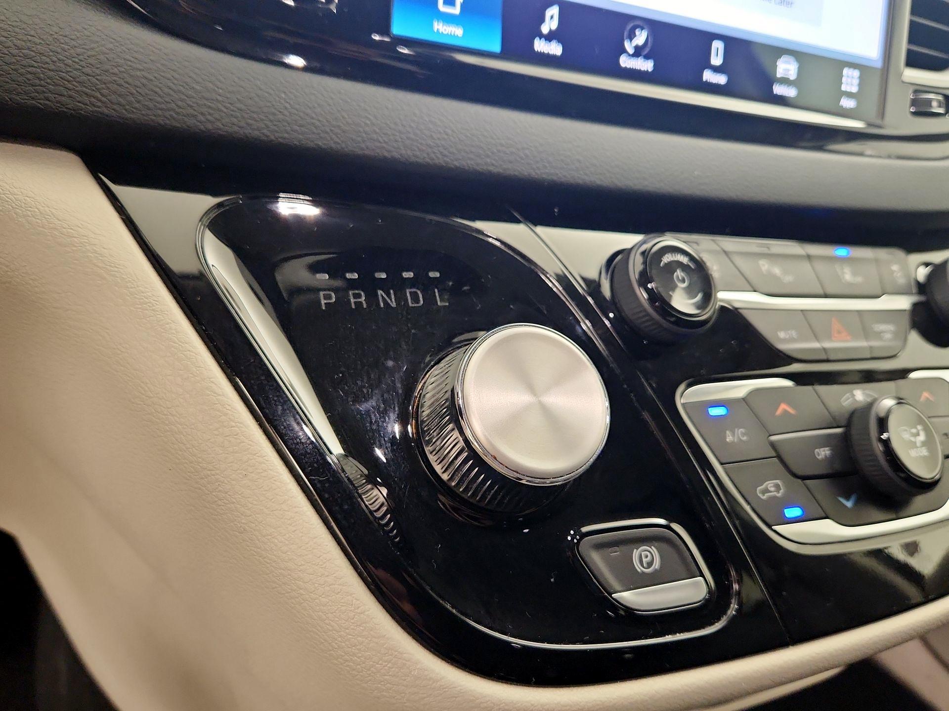 Thumbnail: 2023 Chrysler Pacifica - 17