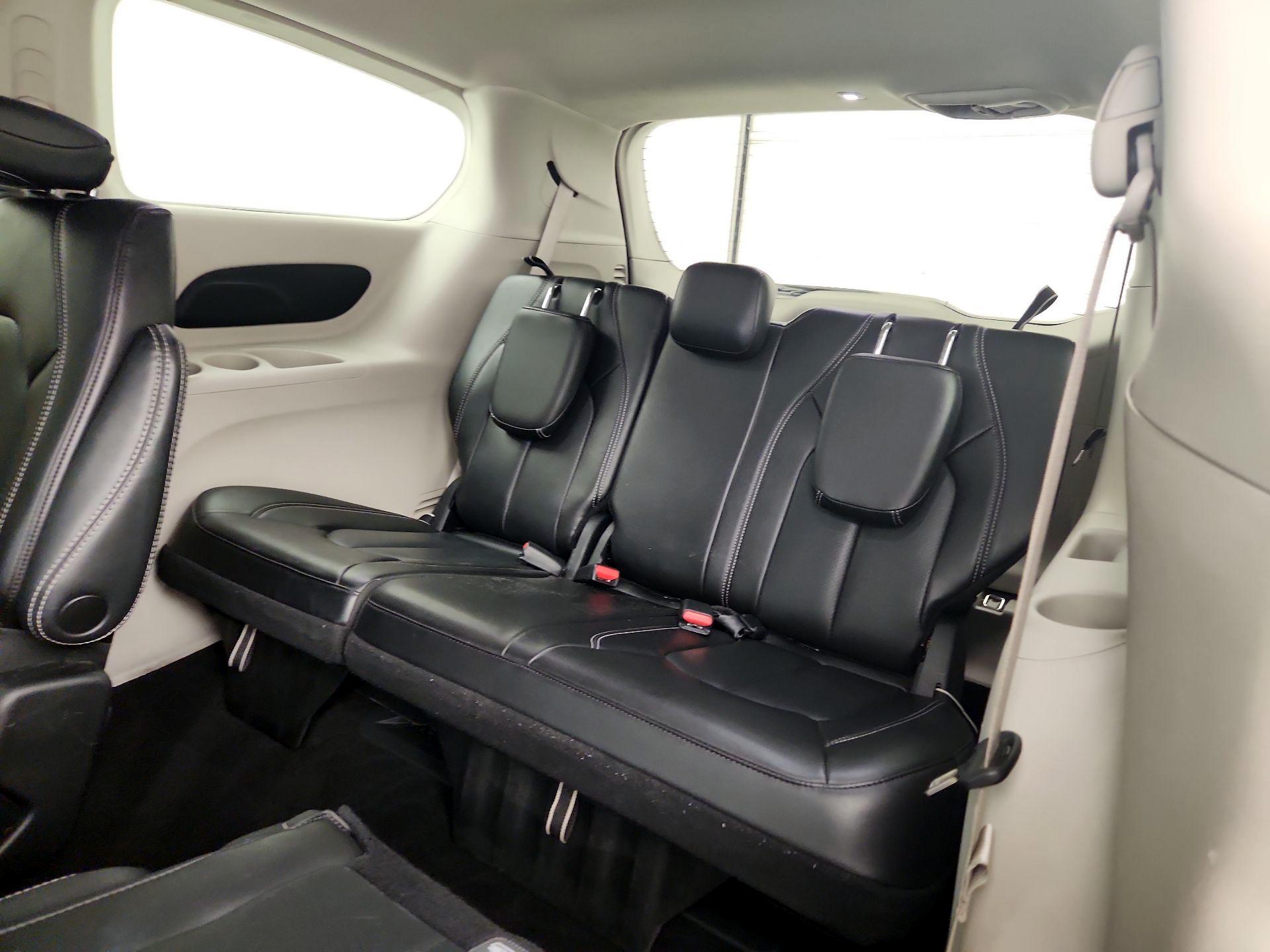 Thumbnail: 2023 Chrysler Pacifica - 20