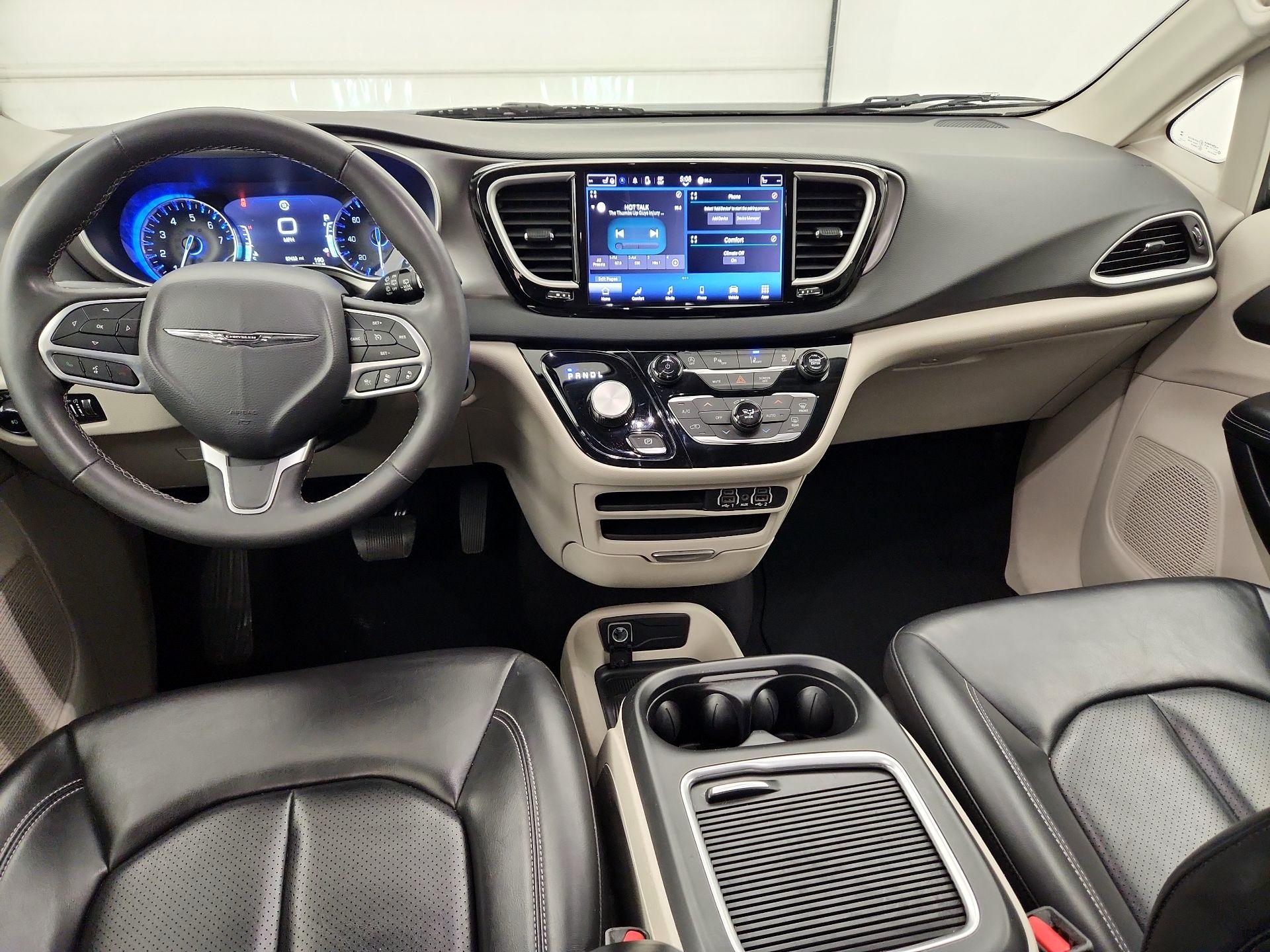 Thumbnail: 2023 Chrysler Pacifica - 9