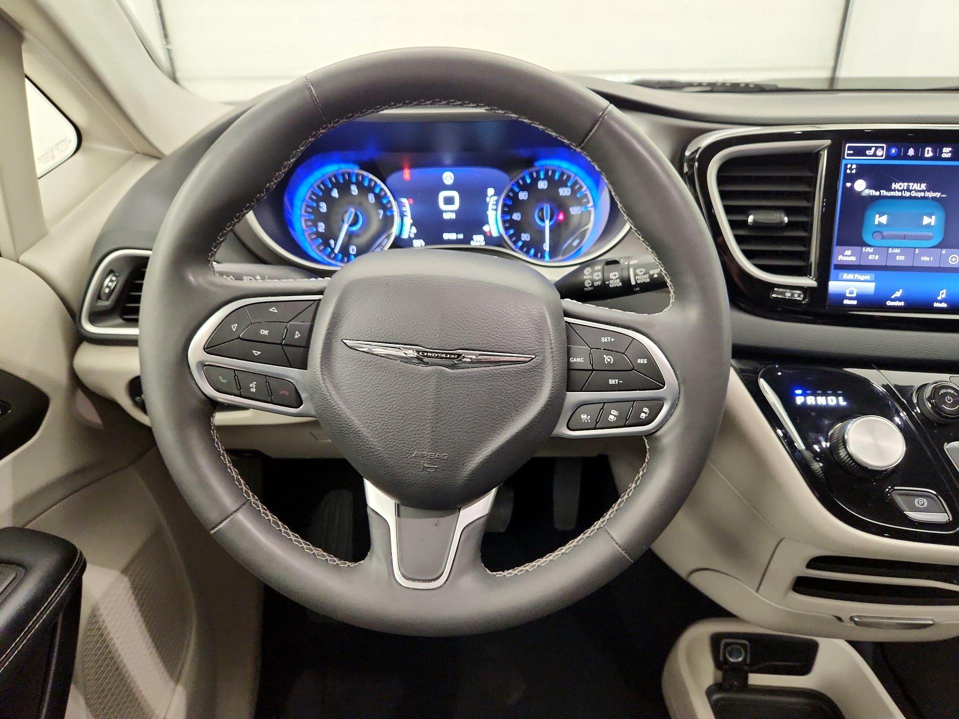 Thumbnail: 2023 Chrysler Pacifica - 10