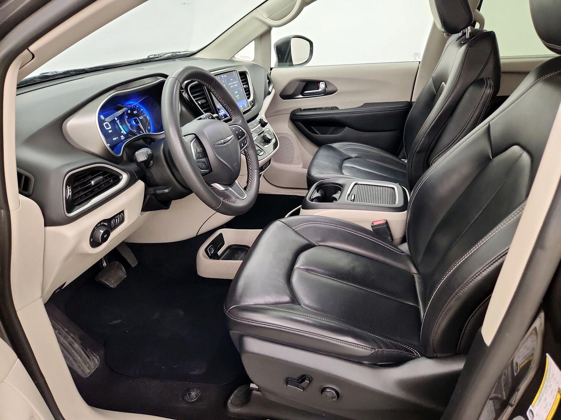 Thumbnail: 2023 Chrysler Pacifica - 11