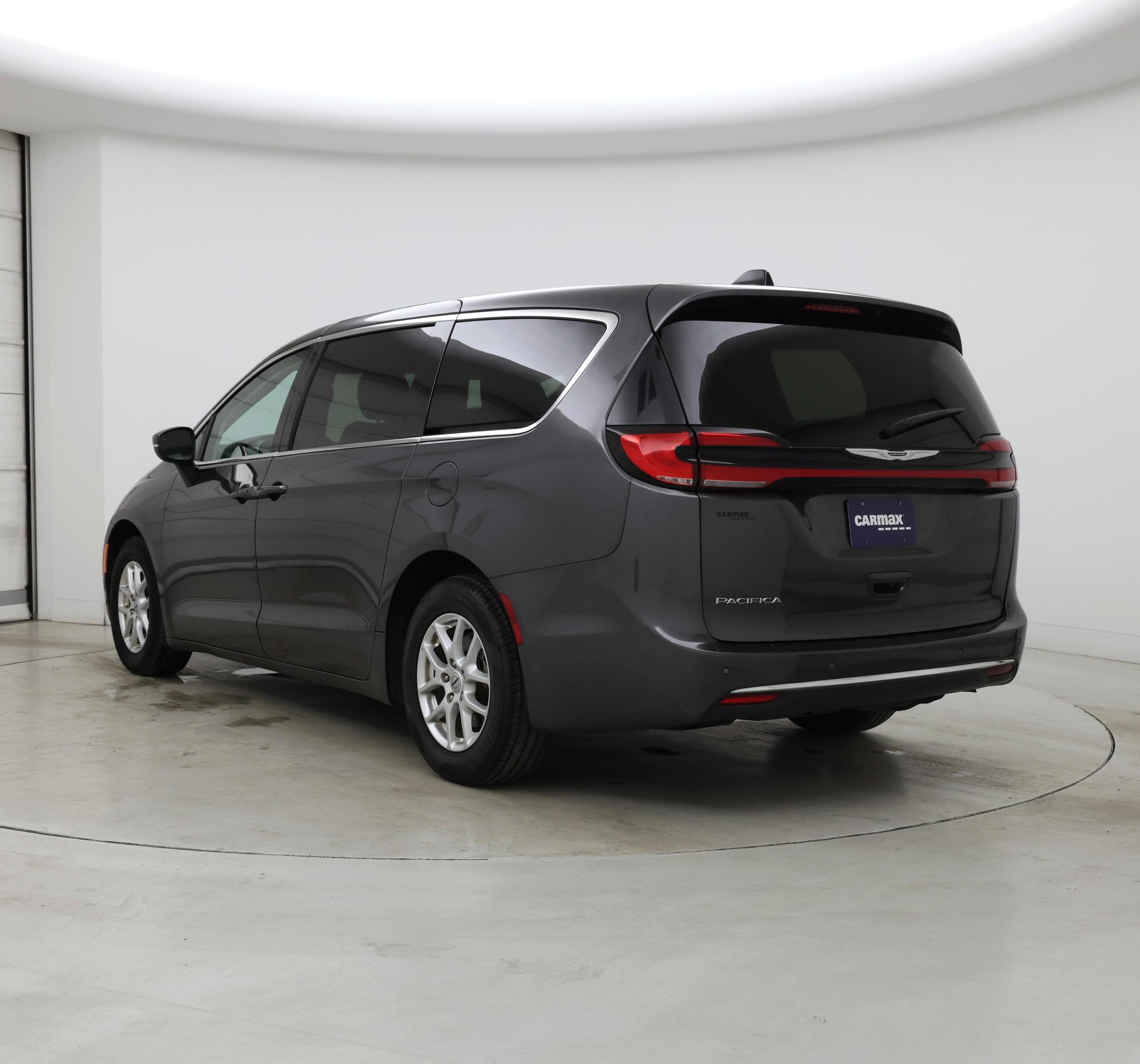 Thumbnail: 2023 Chrysler Pacifica - 2