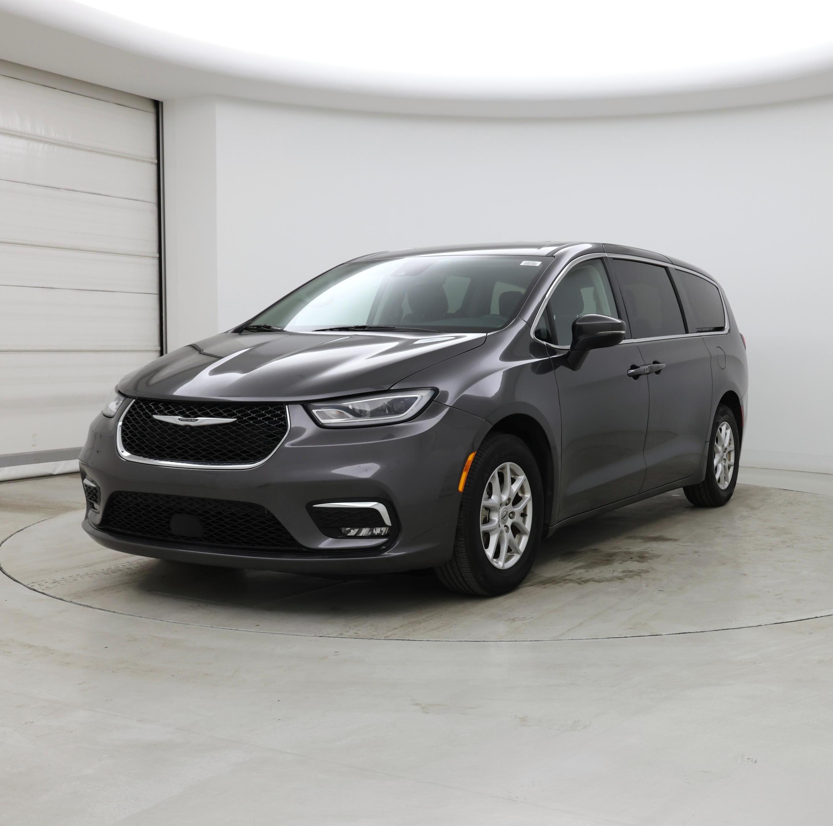Thumbnail: 2023 Chrysler Pacifica - 4
