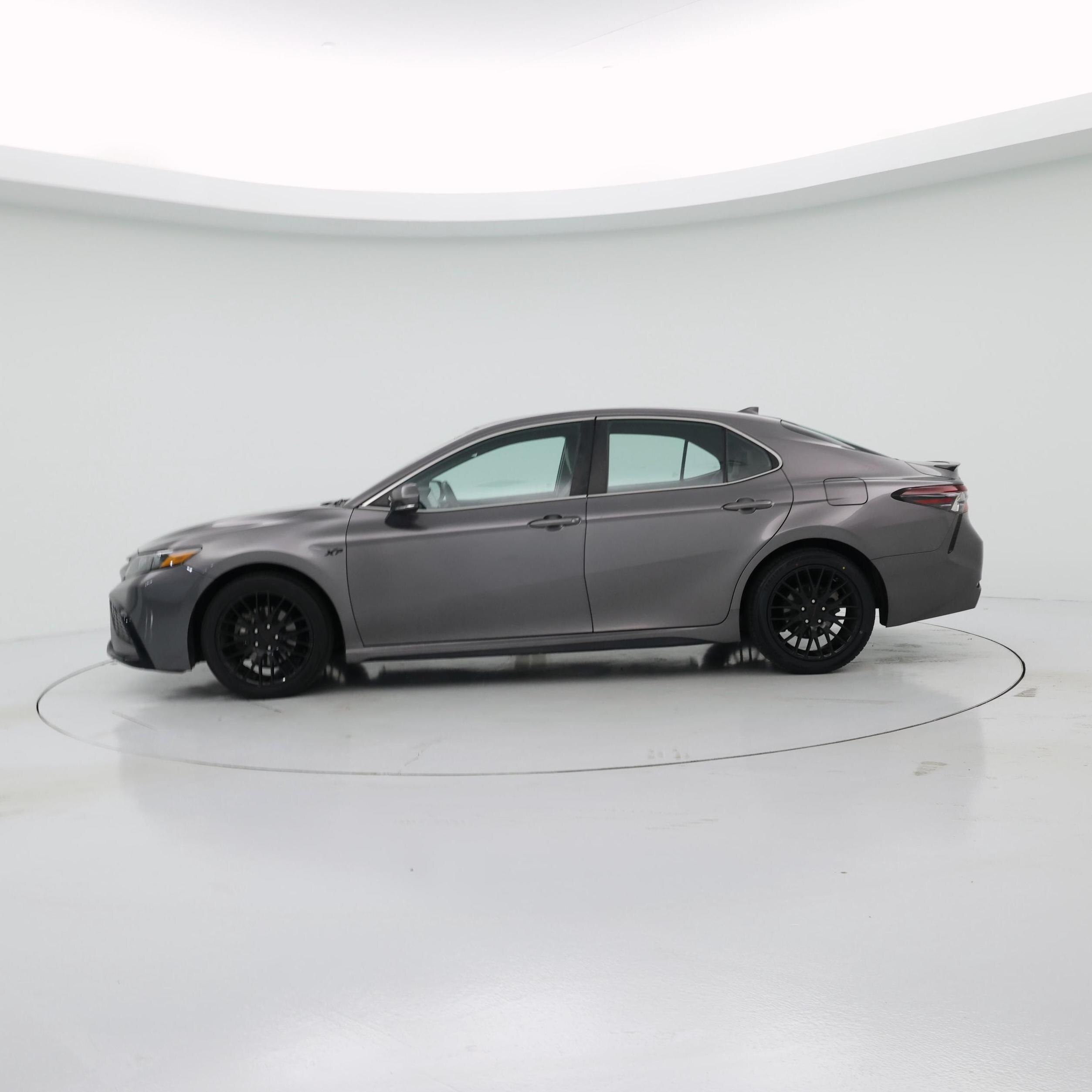 Thumbnail: 2022 Toyota Camry - 3