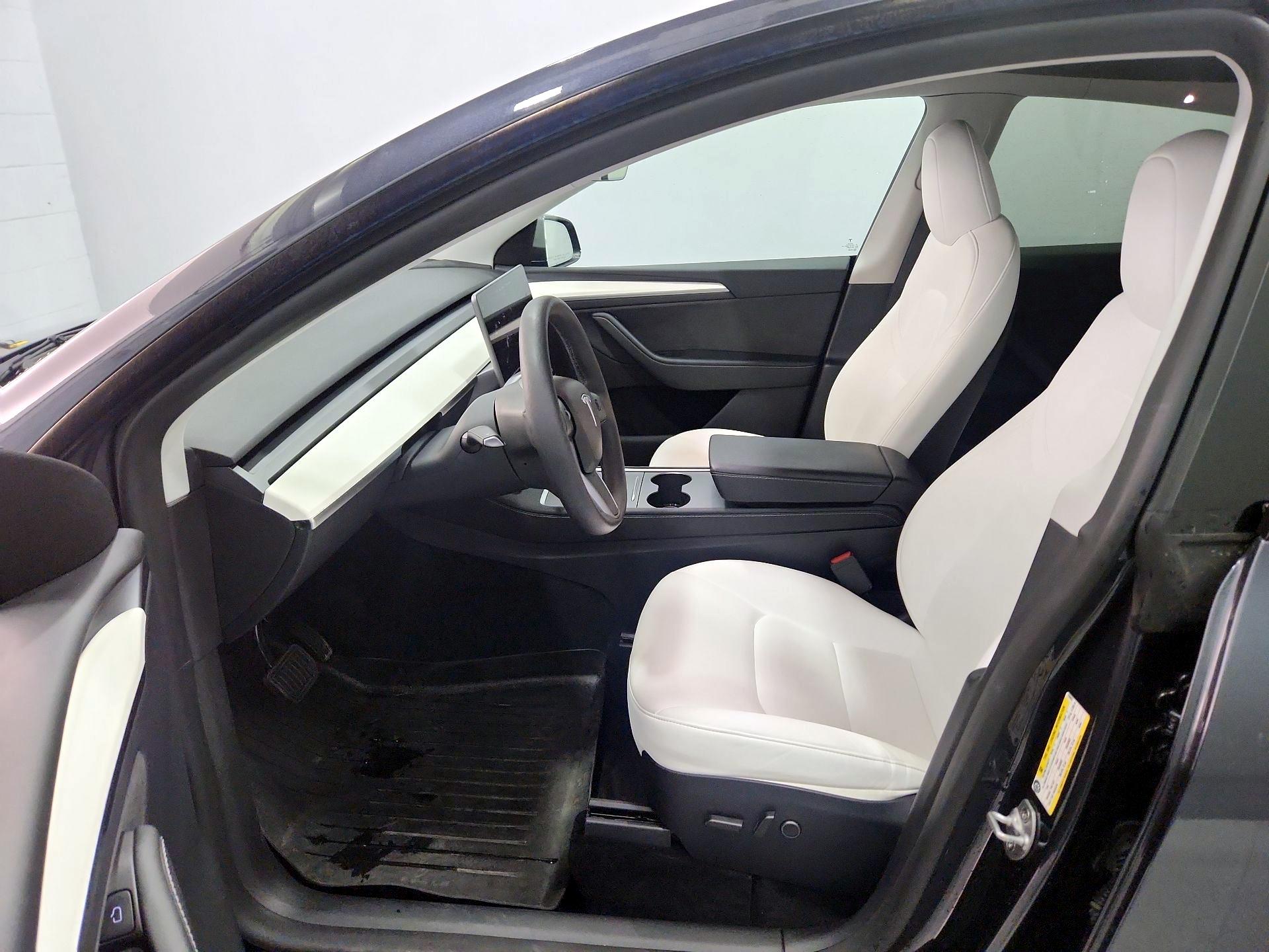 Thumbnail: 2024 Tesla Model Y - 11