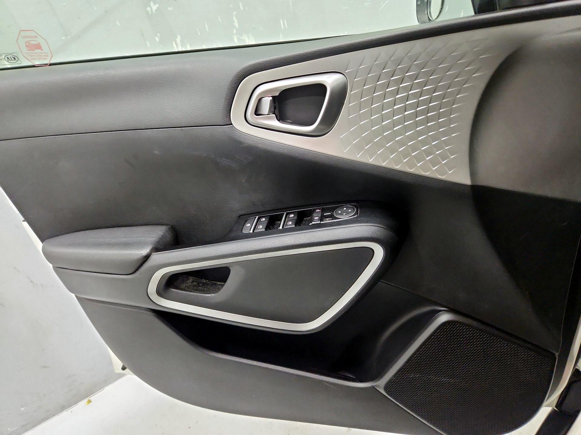 Thumbnail: 2021 Kia Soul - 12