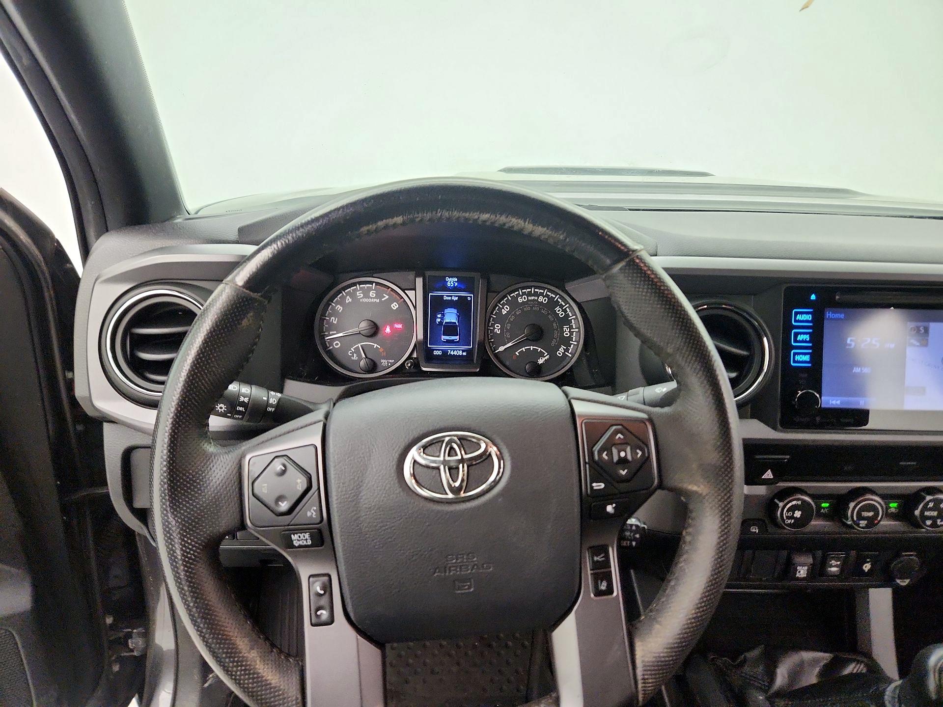 Thumbnail: 2019 Toyota Tacoma - 10