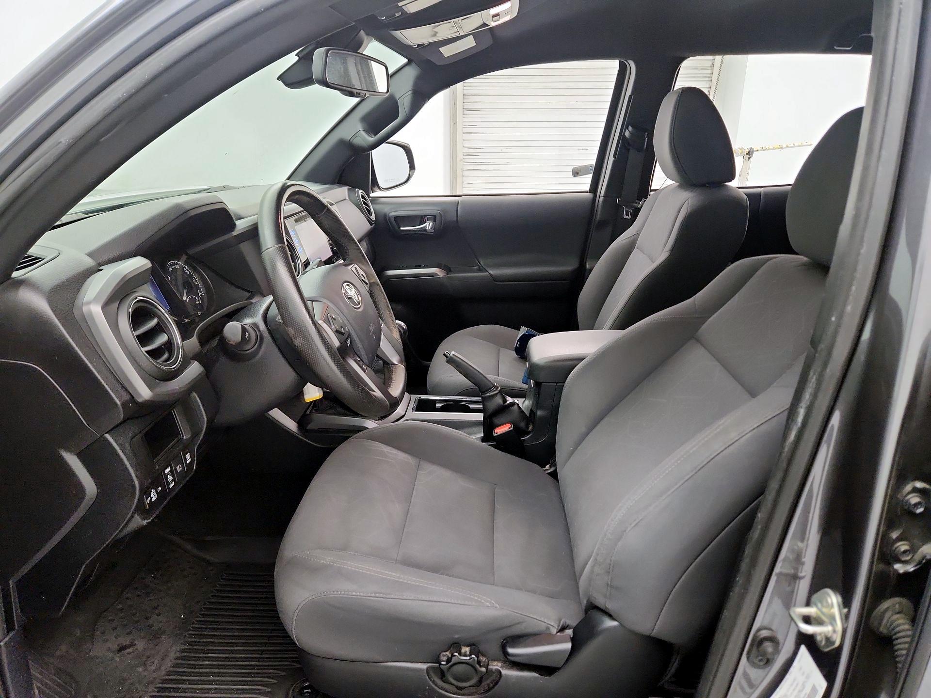 Thumbnail: 2019 Toyota Tacoma - 11