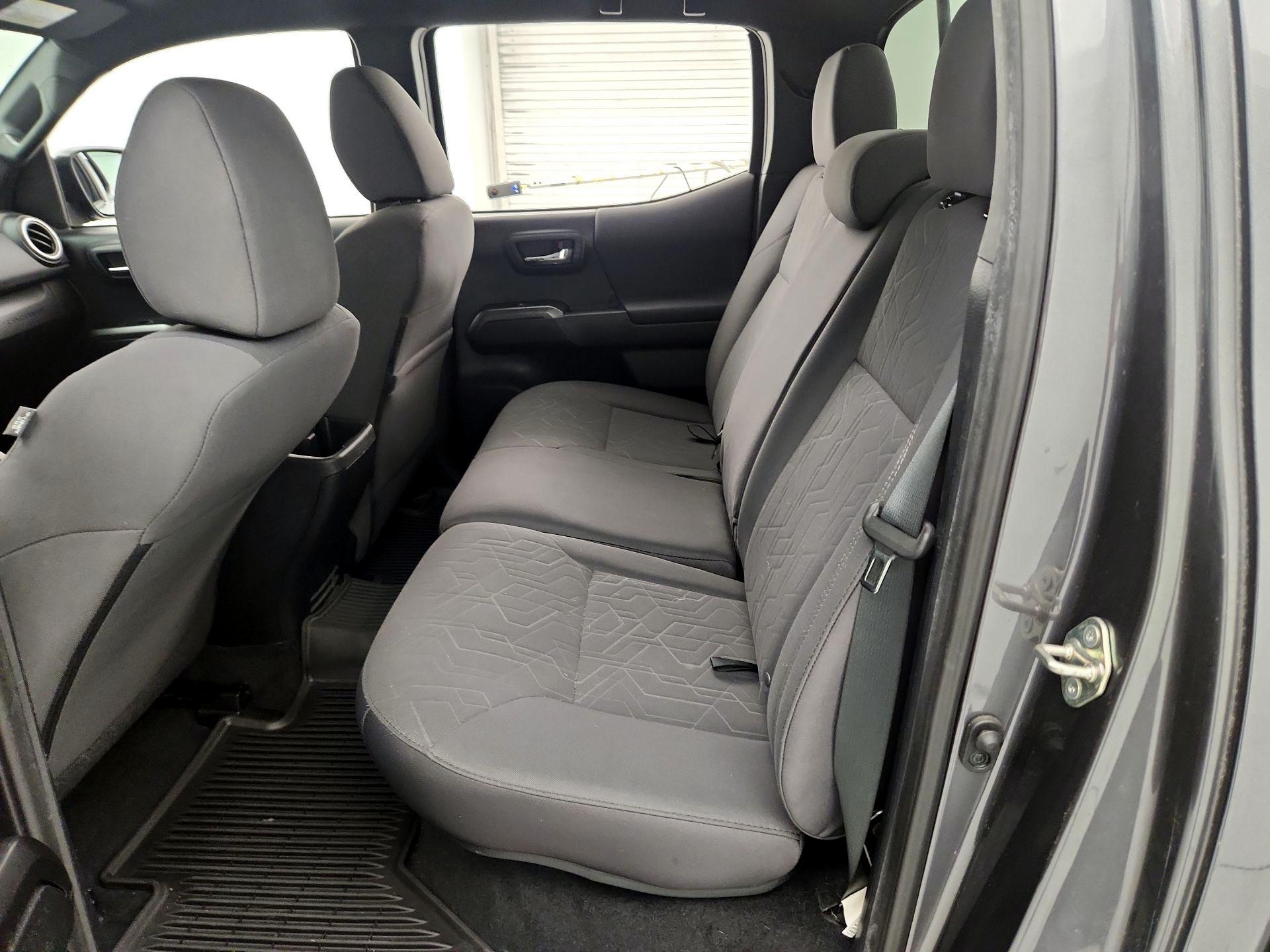 Thumbnail: 2019 Toyota Tacoma - 20