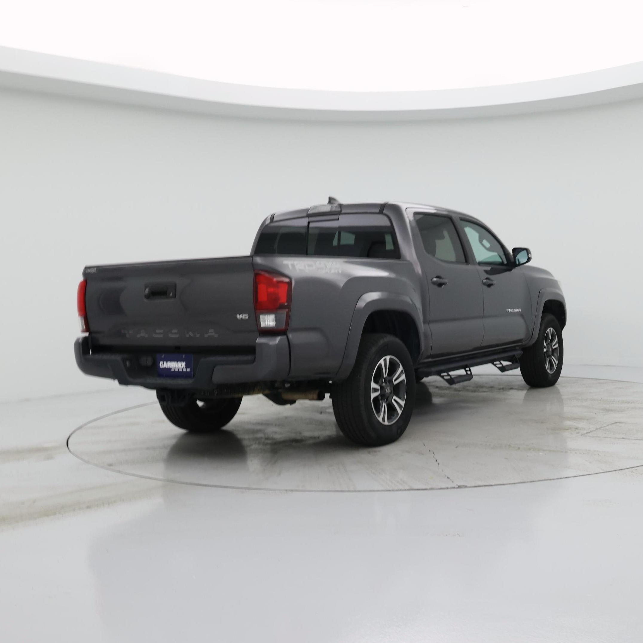 Thumbnail: 2019 Toyota Tacoma - 8