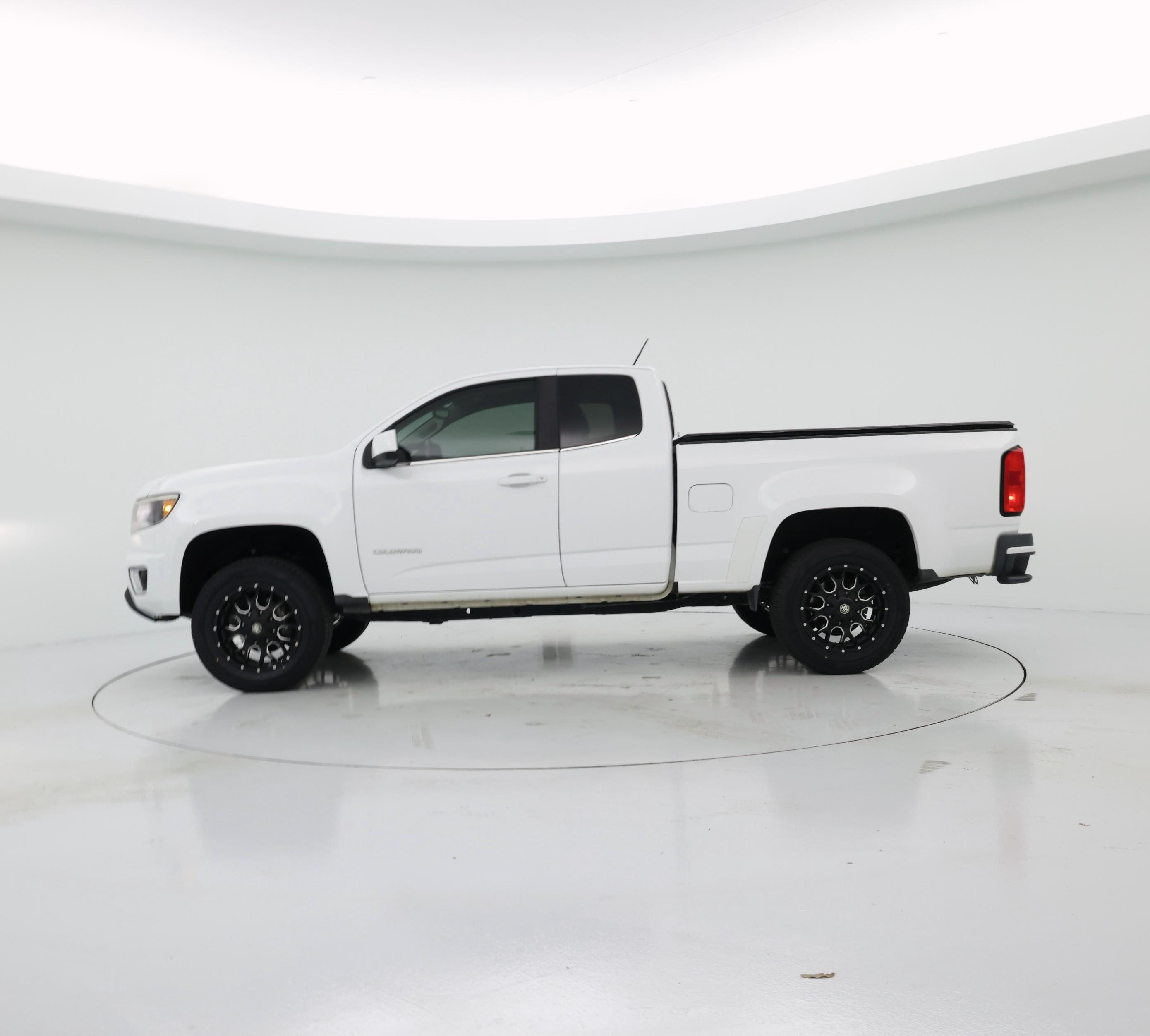 Thumbnail: 2018 Chevrolet Colorado - 3