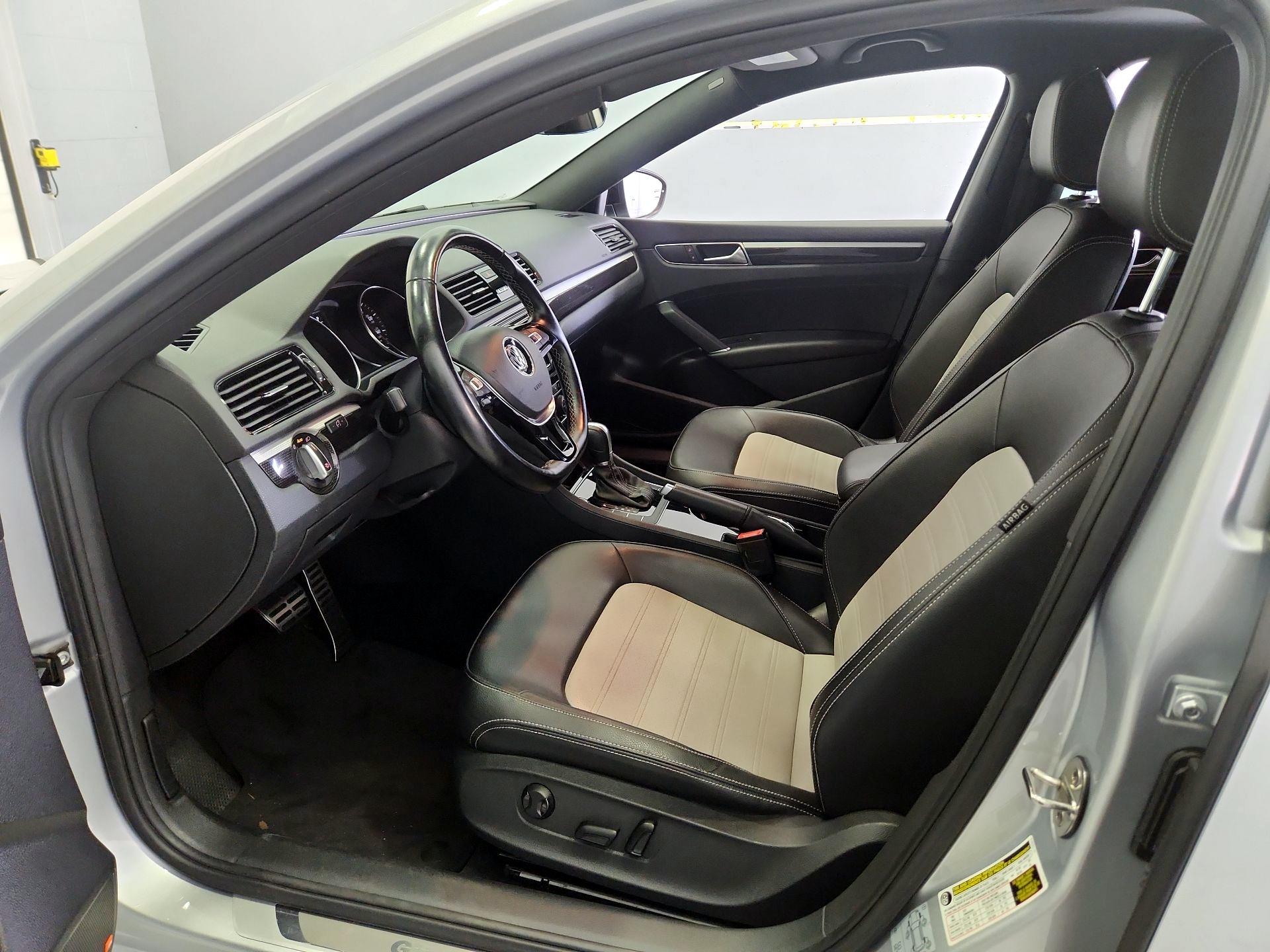 Thumbnail: 2018 Volkswagen Passat - 11