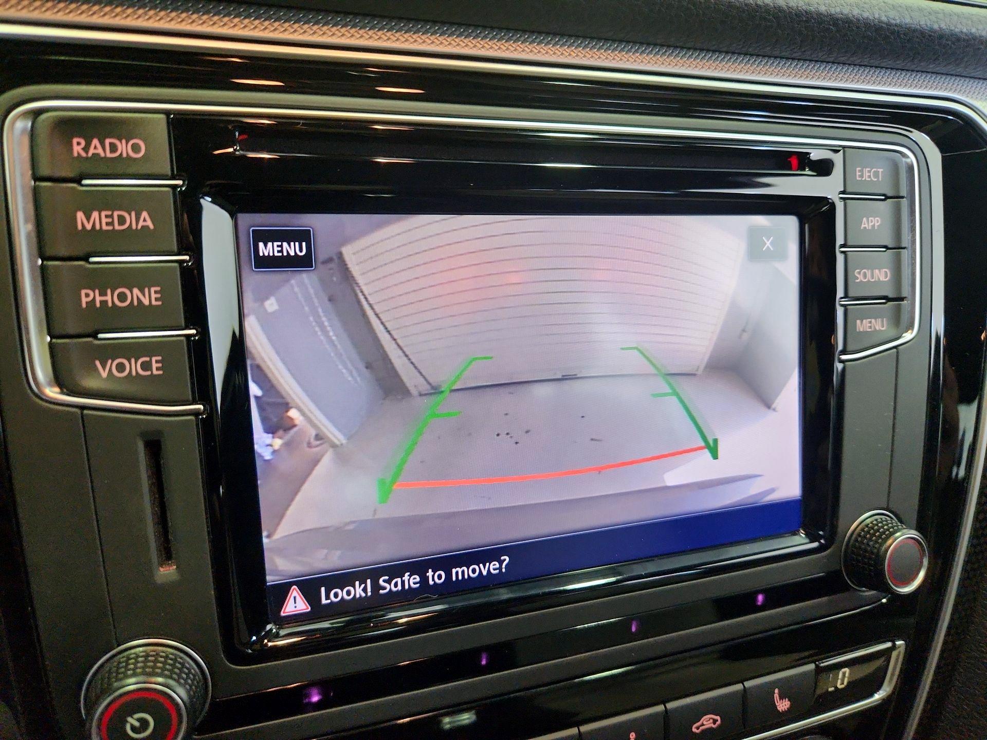 Thumbnail: 2018 Volkswagen Passat - 14