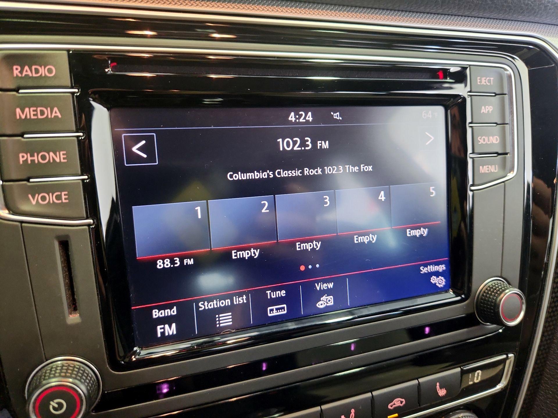 Thumbnail: 2018 Volkswagen Passat - 15