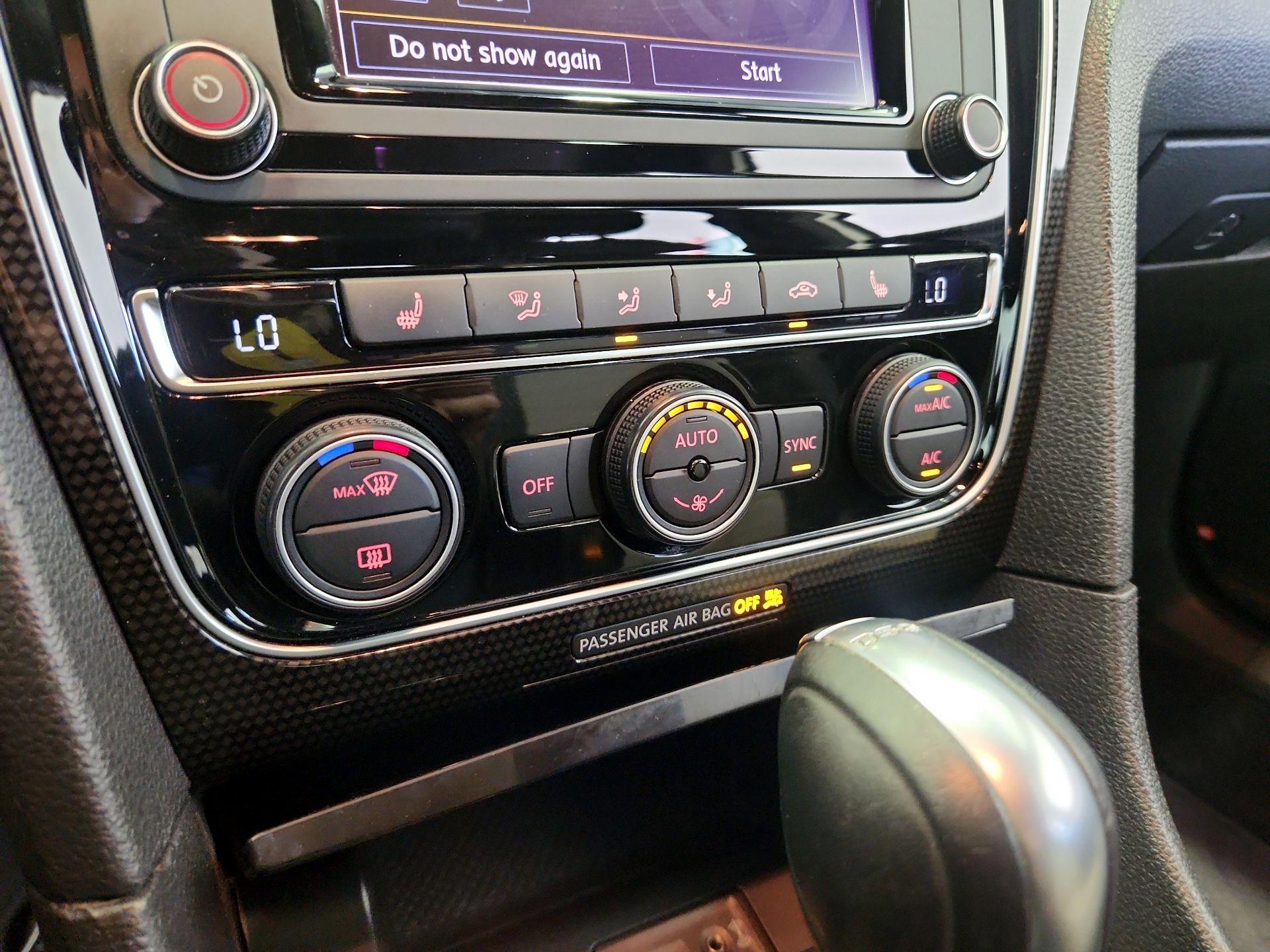 Thumbnail: 2018 Volkswagen Passat - 16