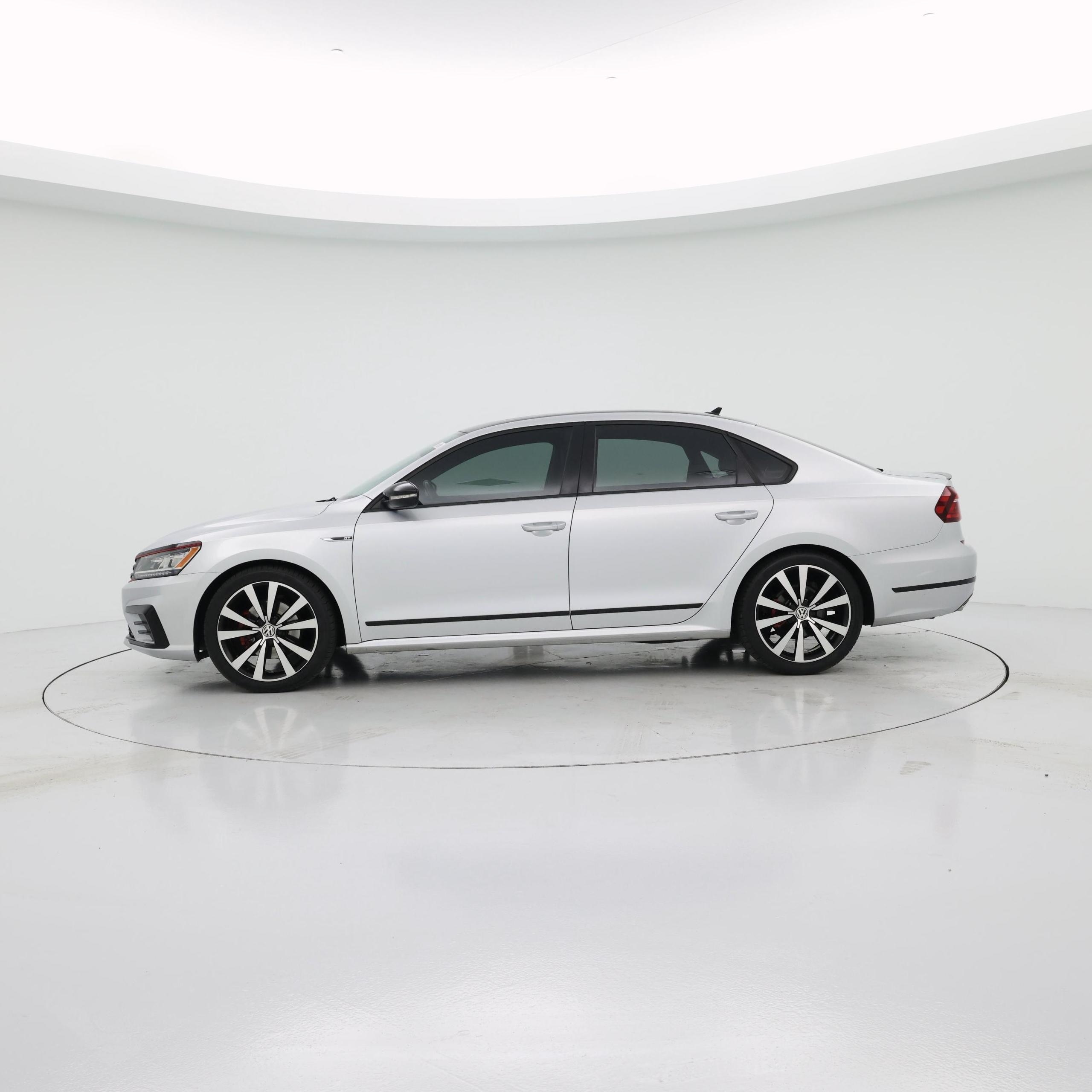 Thumbnail: 2018 Volkswagen Passat - 3