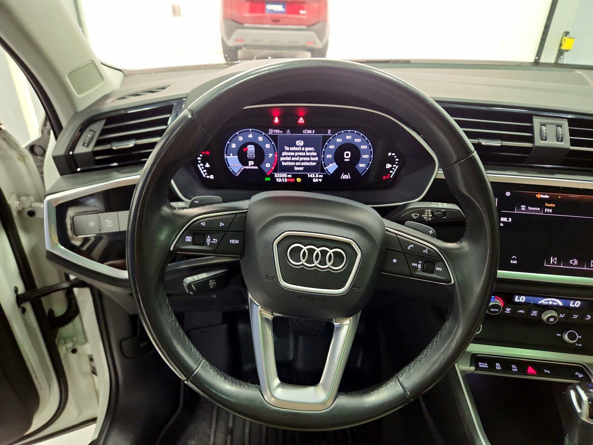 Thumbnail: 2023 Audi Q3 - 10