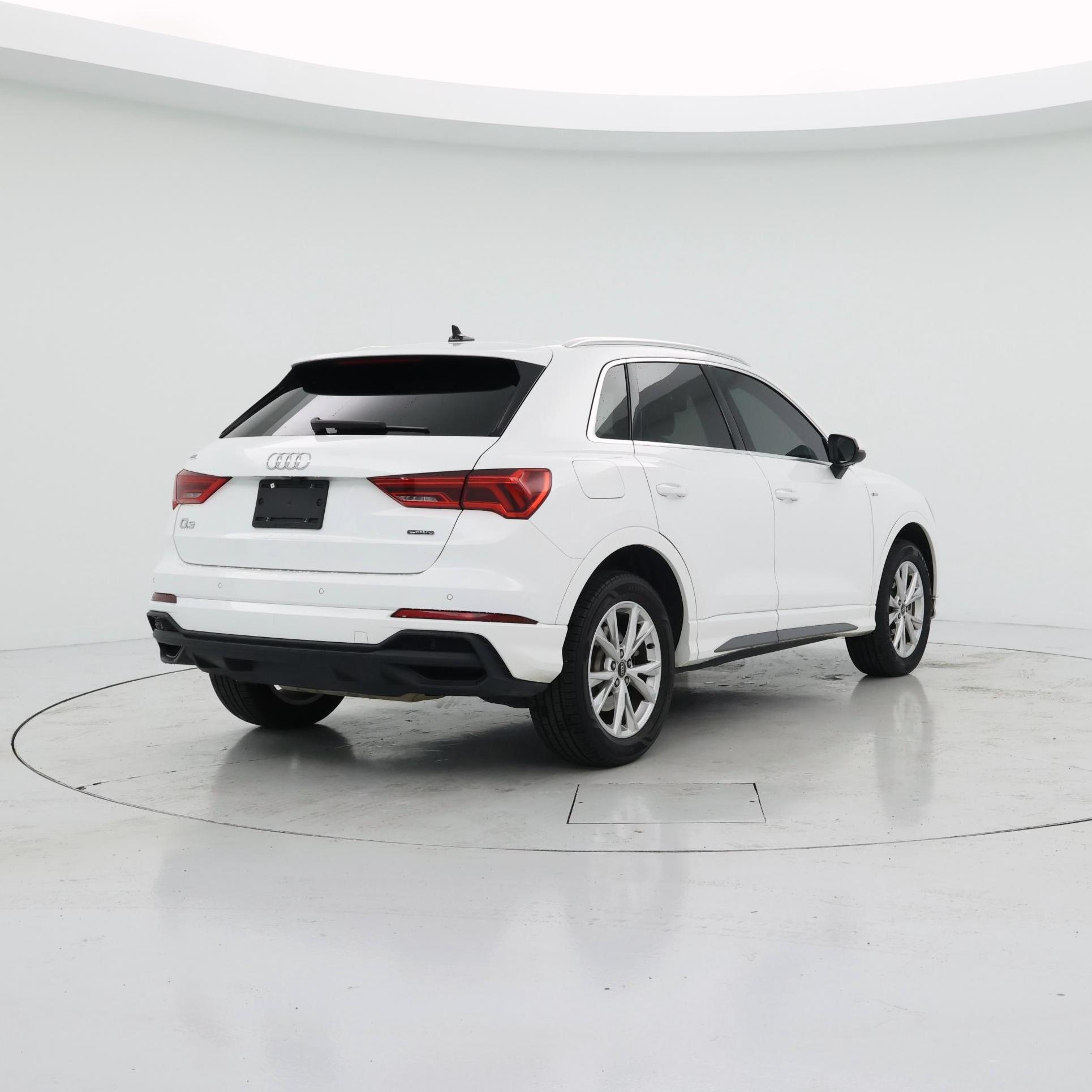 Thumbnail: 2023 Audi Q3 - 8