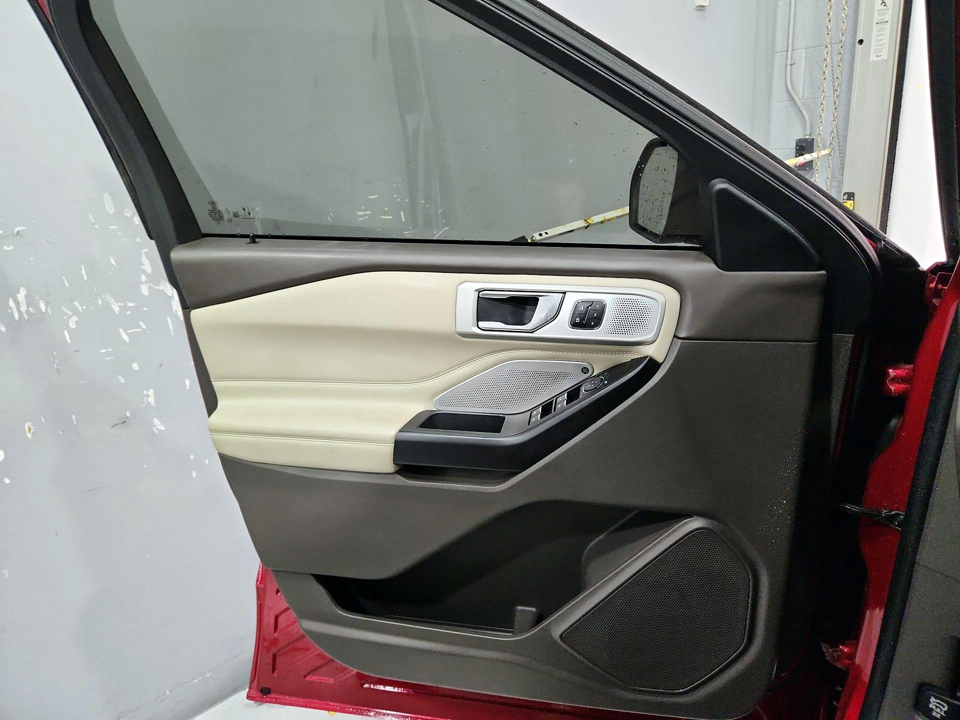 Thumbnail: 2020 Ford Explorer - 12