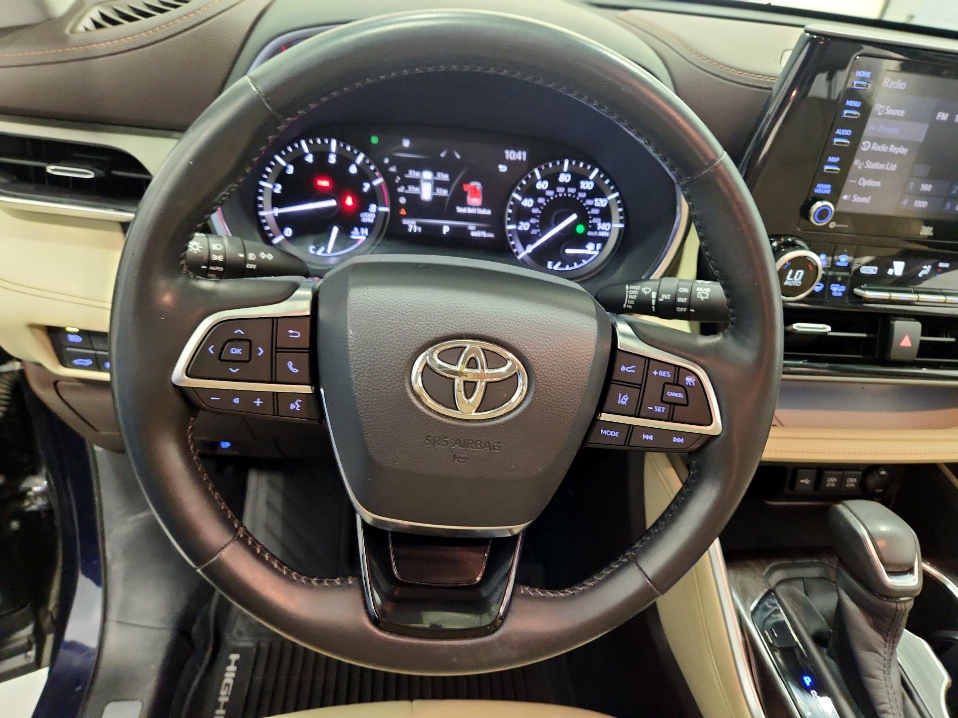 Thumbnail: 2020 Toyota Highlander - 10