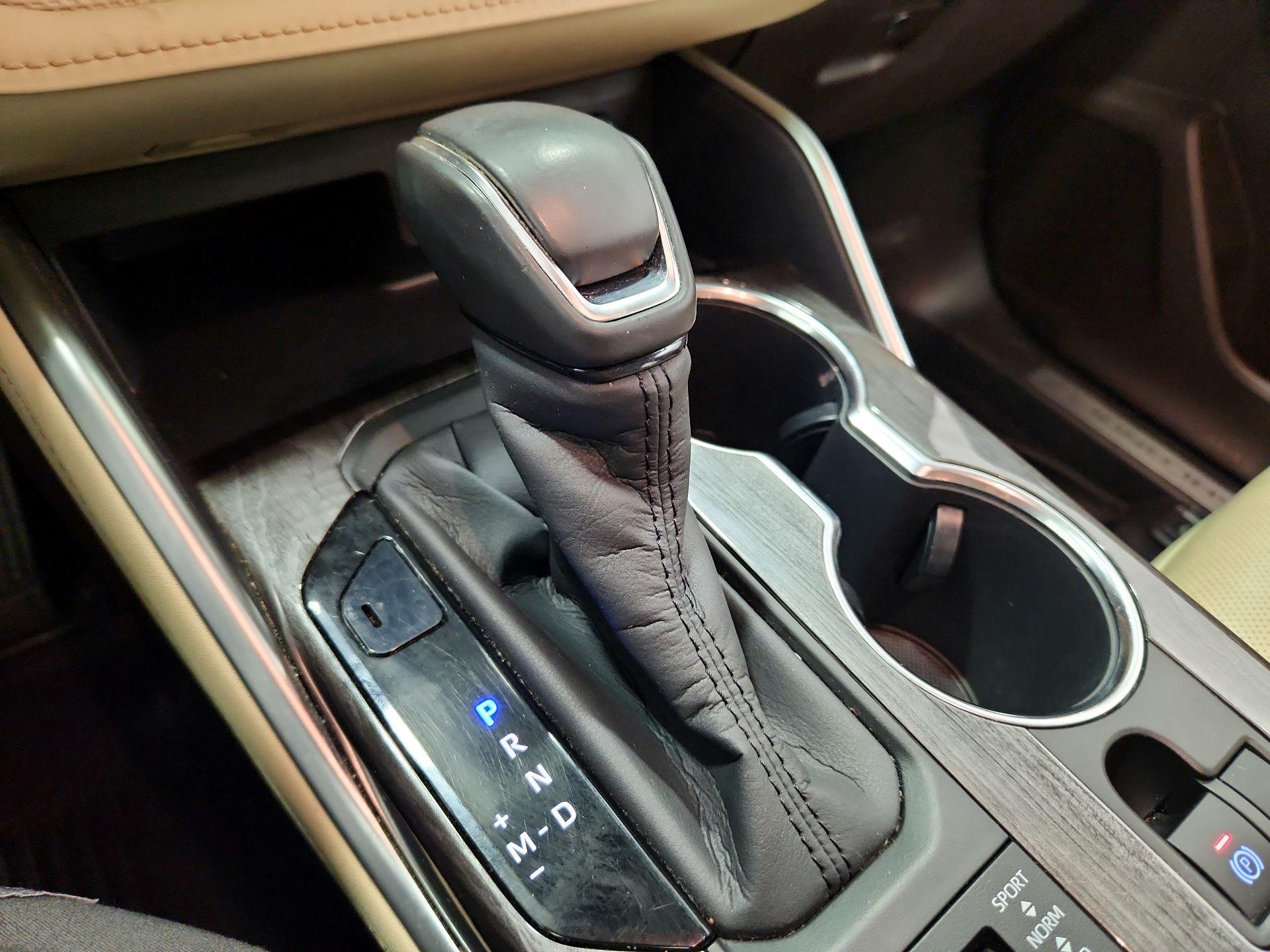 Thumbnail: 2020 Toyota Highlander - 18