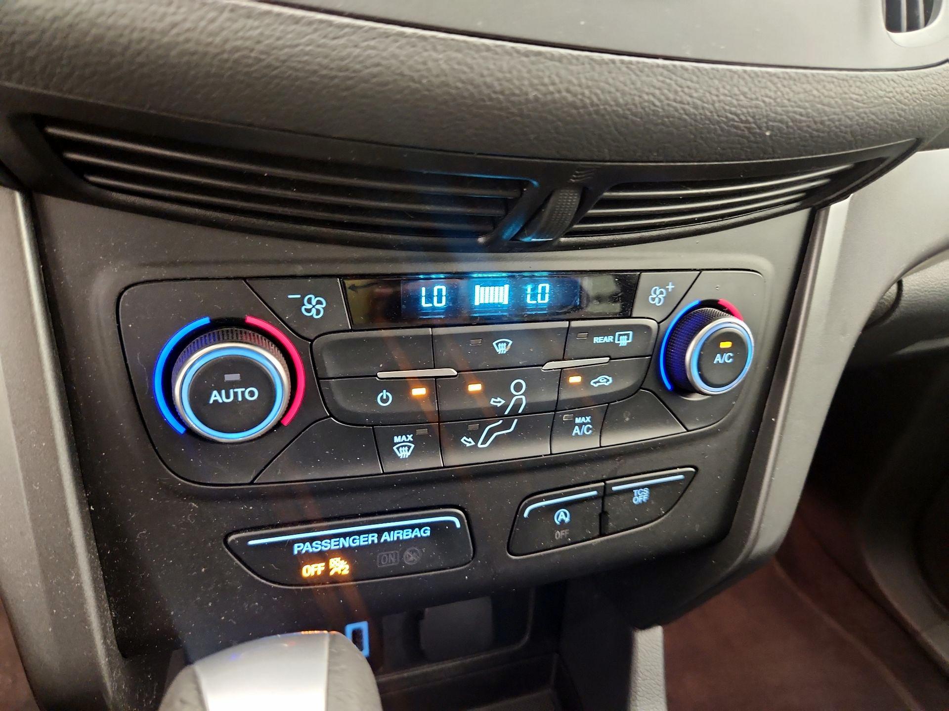 Thumbnail: 2017 Ford Escape - 16