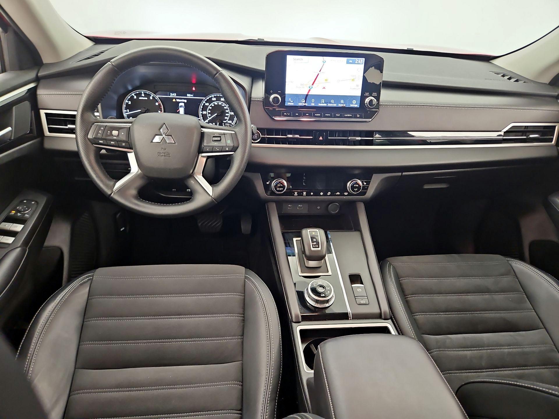 Thumbnail: 2024 Mitsubishi Outlander - 9