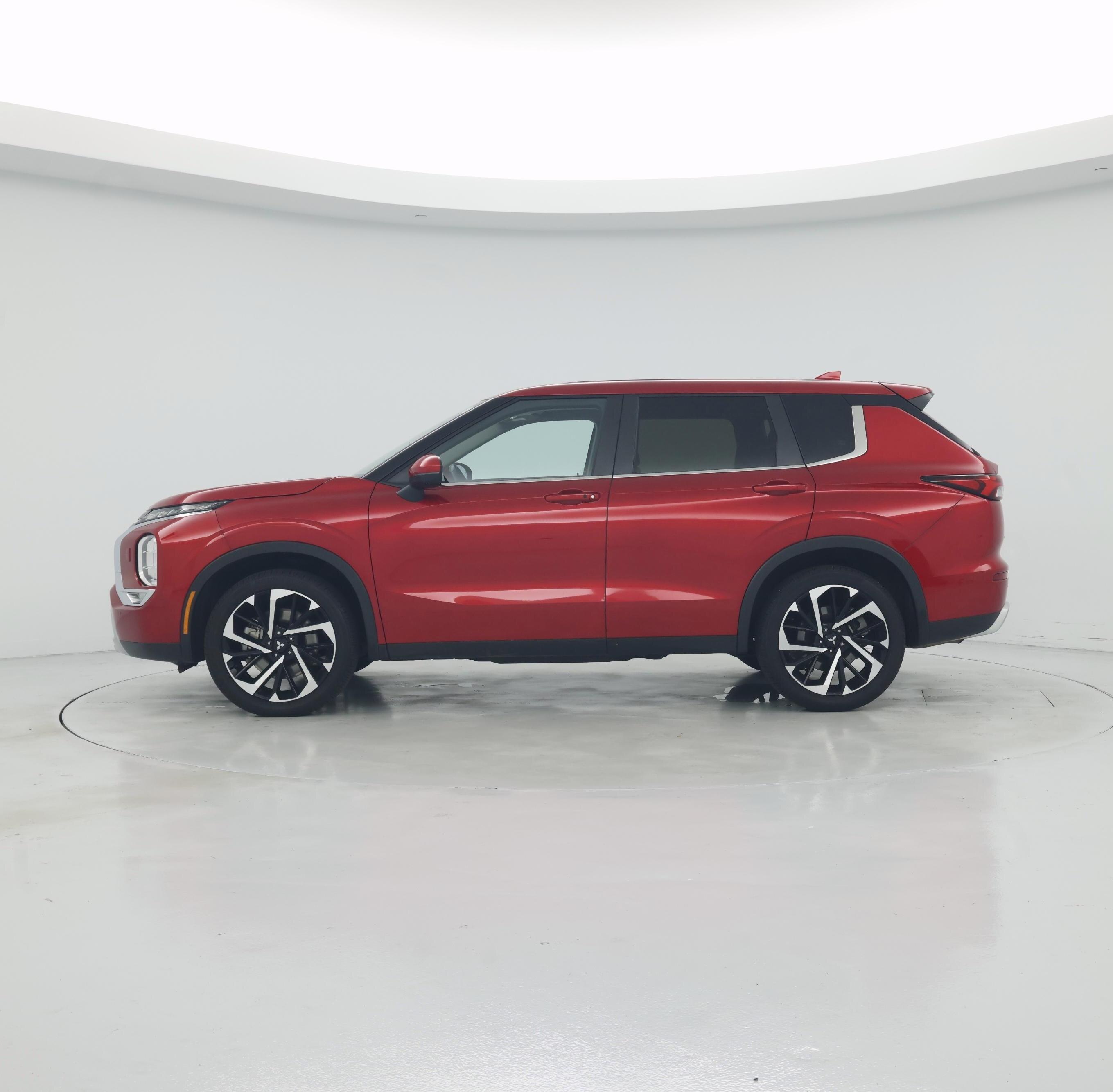 Thumbnail: 2024 Mitsubishi Outlander - 3