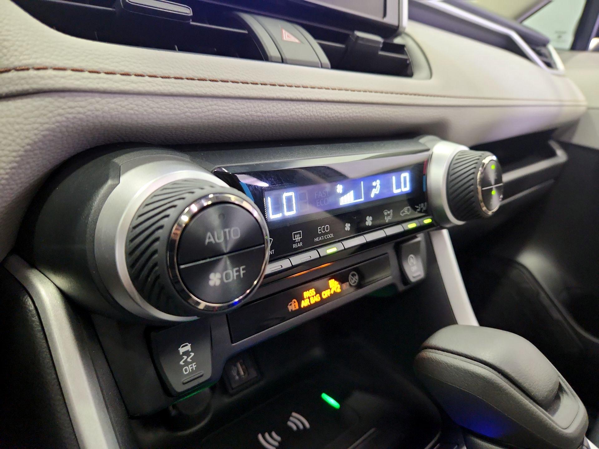 Thumbnail: 2025 Toyota RAV4 - 17