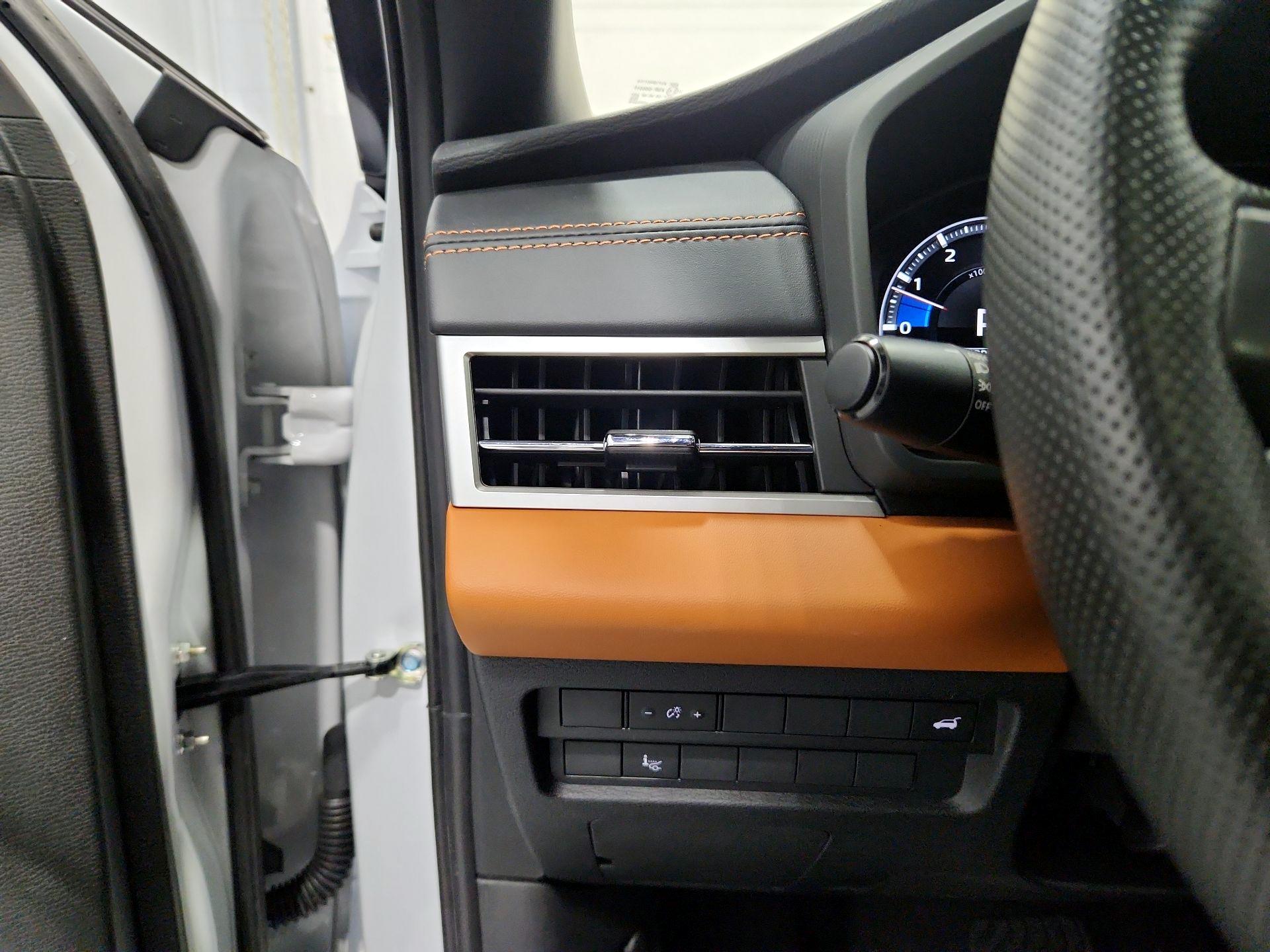 Thumbnail: 2022 Mitsubishi Outlander - 13