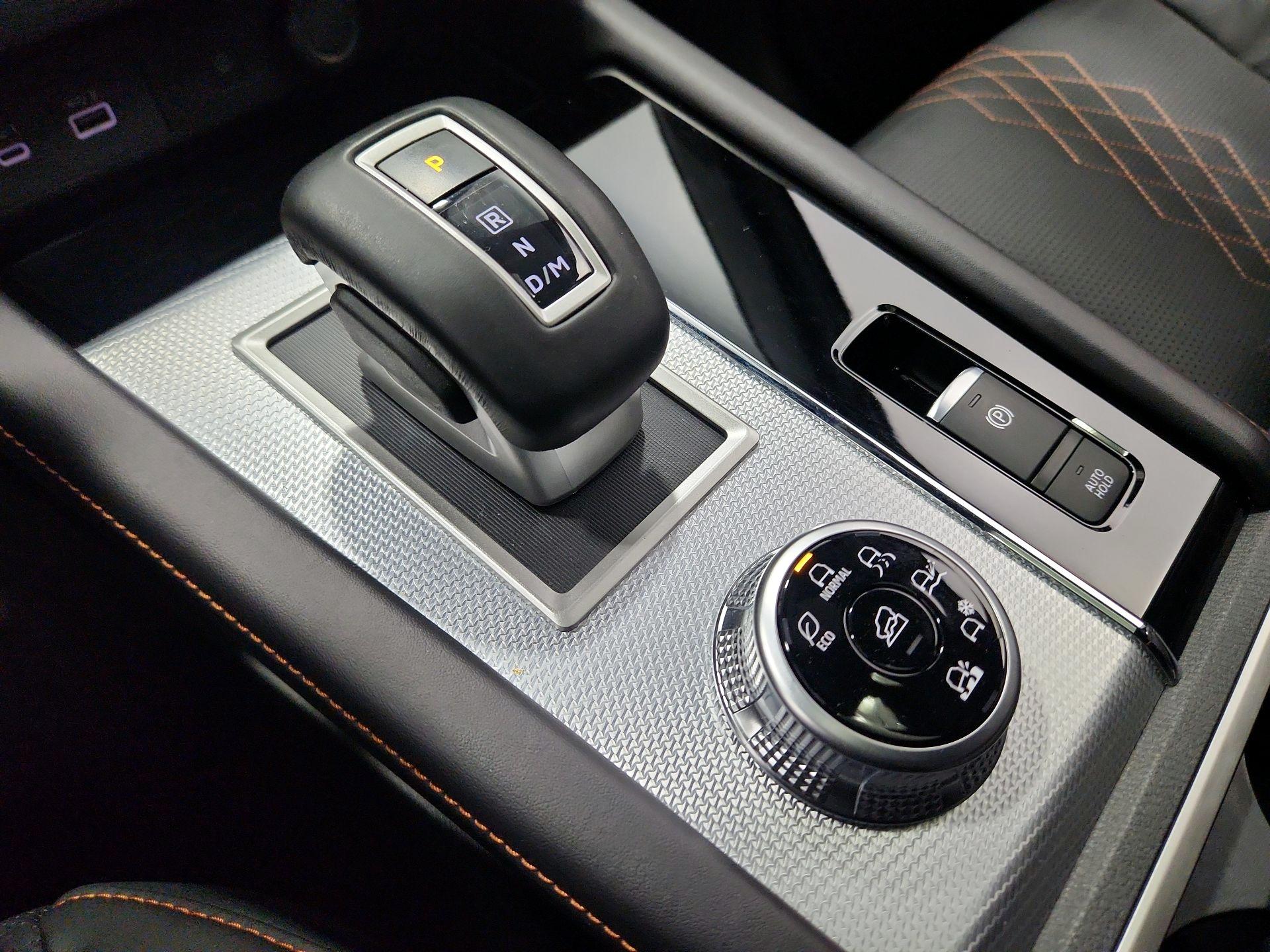 Thumbnail: 2022 Mitsubishi Outlander - 18