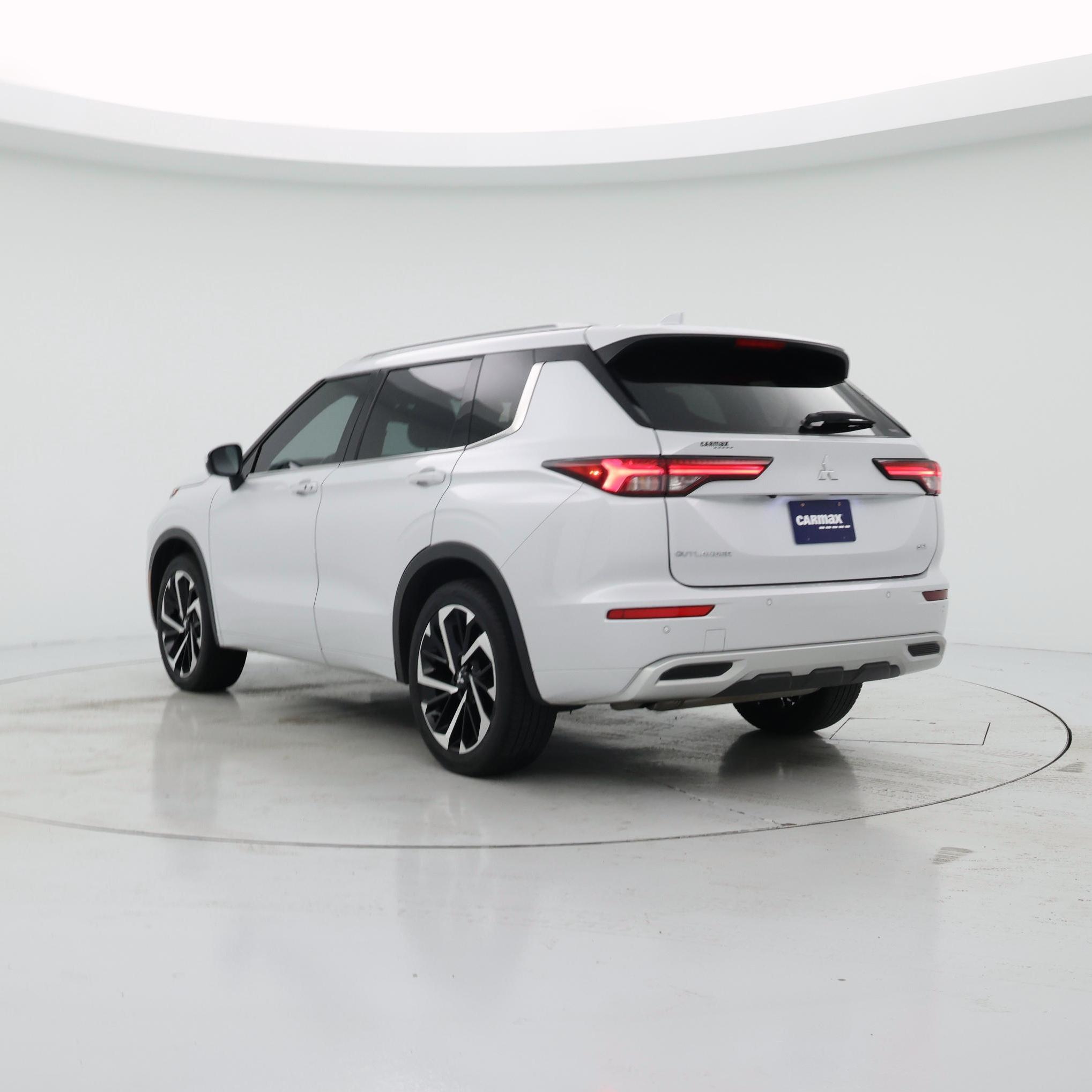Thumbnail: 2022 Mitsubishi Outlander - 2