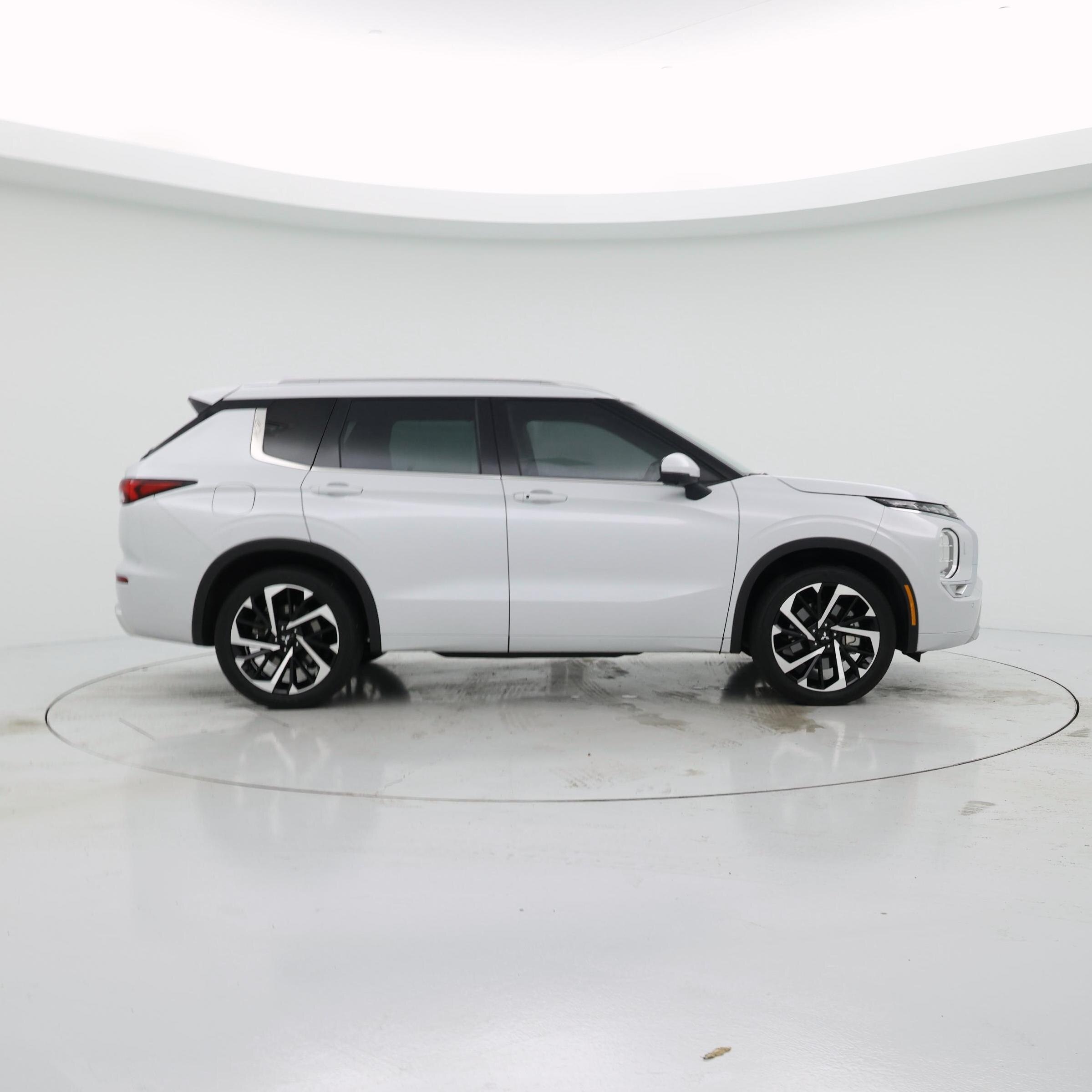 Thumbnail: 2022 Mitsubishi Outlander - 7