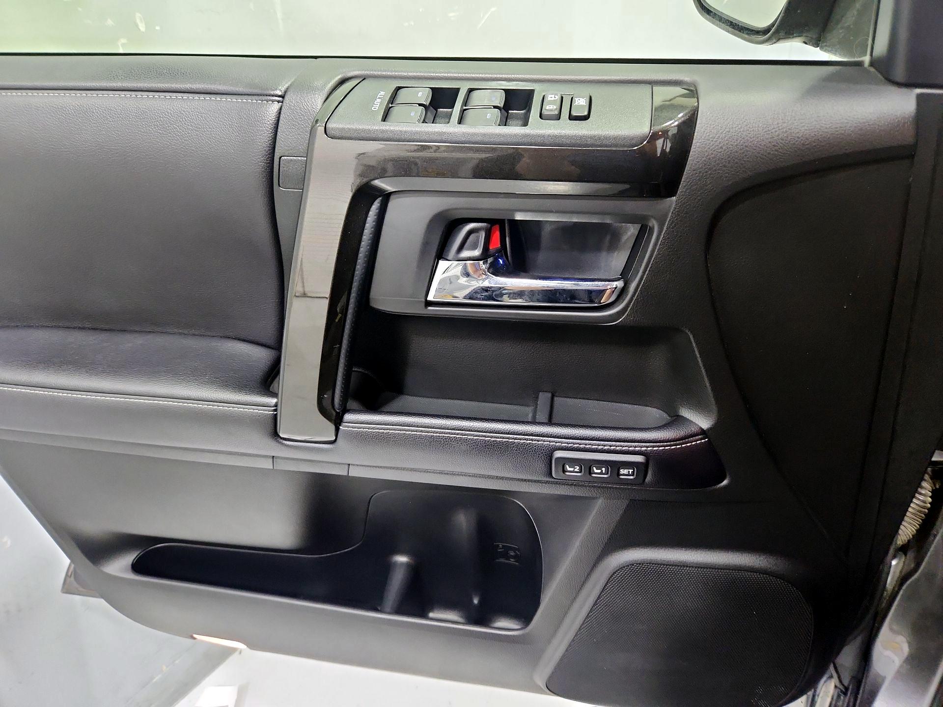 Thumbnail: 2019 Toyota 4Runner - 12