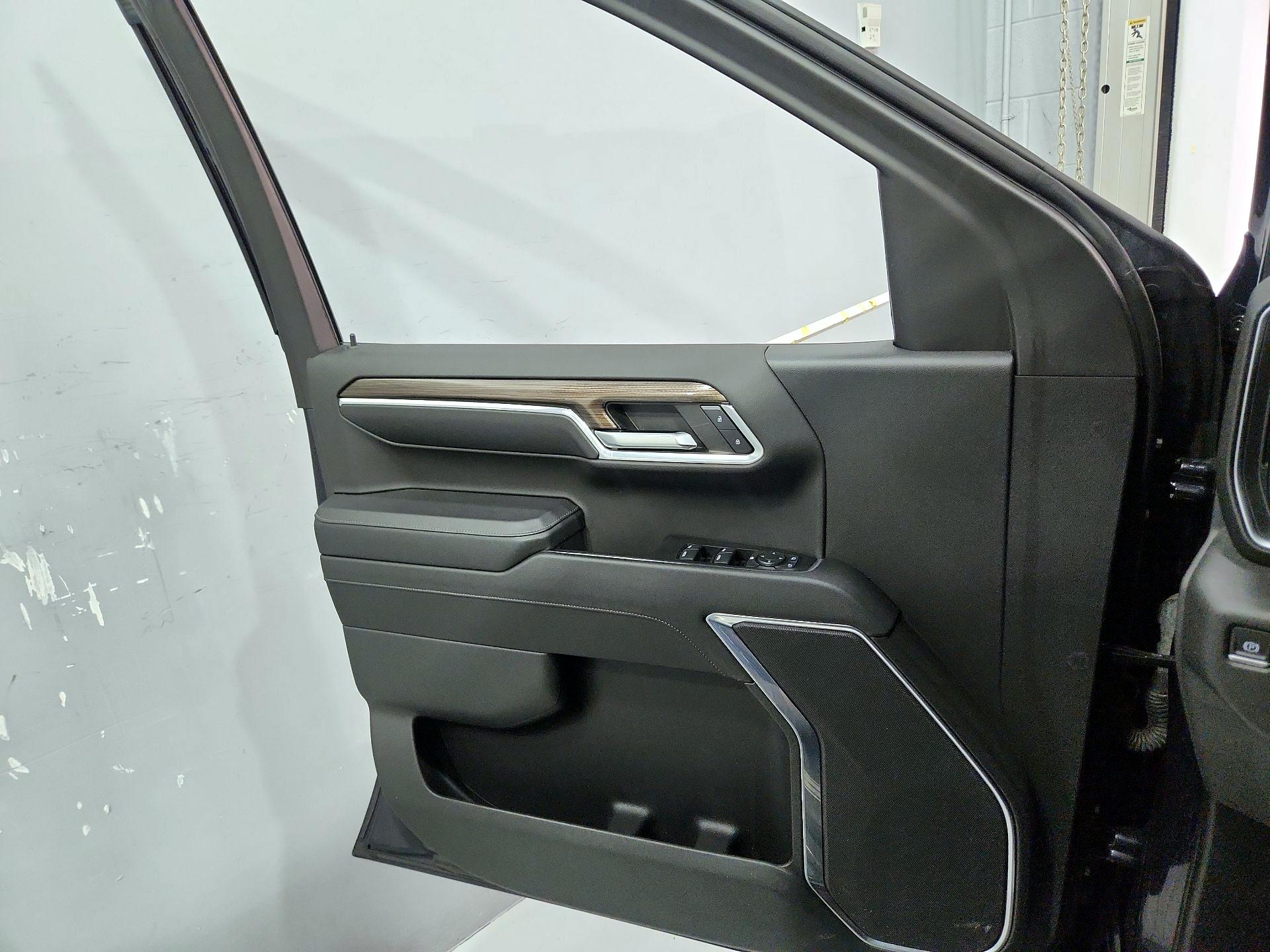Thumbnail: 2023 Chevrolet Silverado 1500 - 12