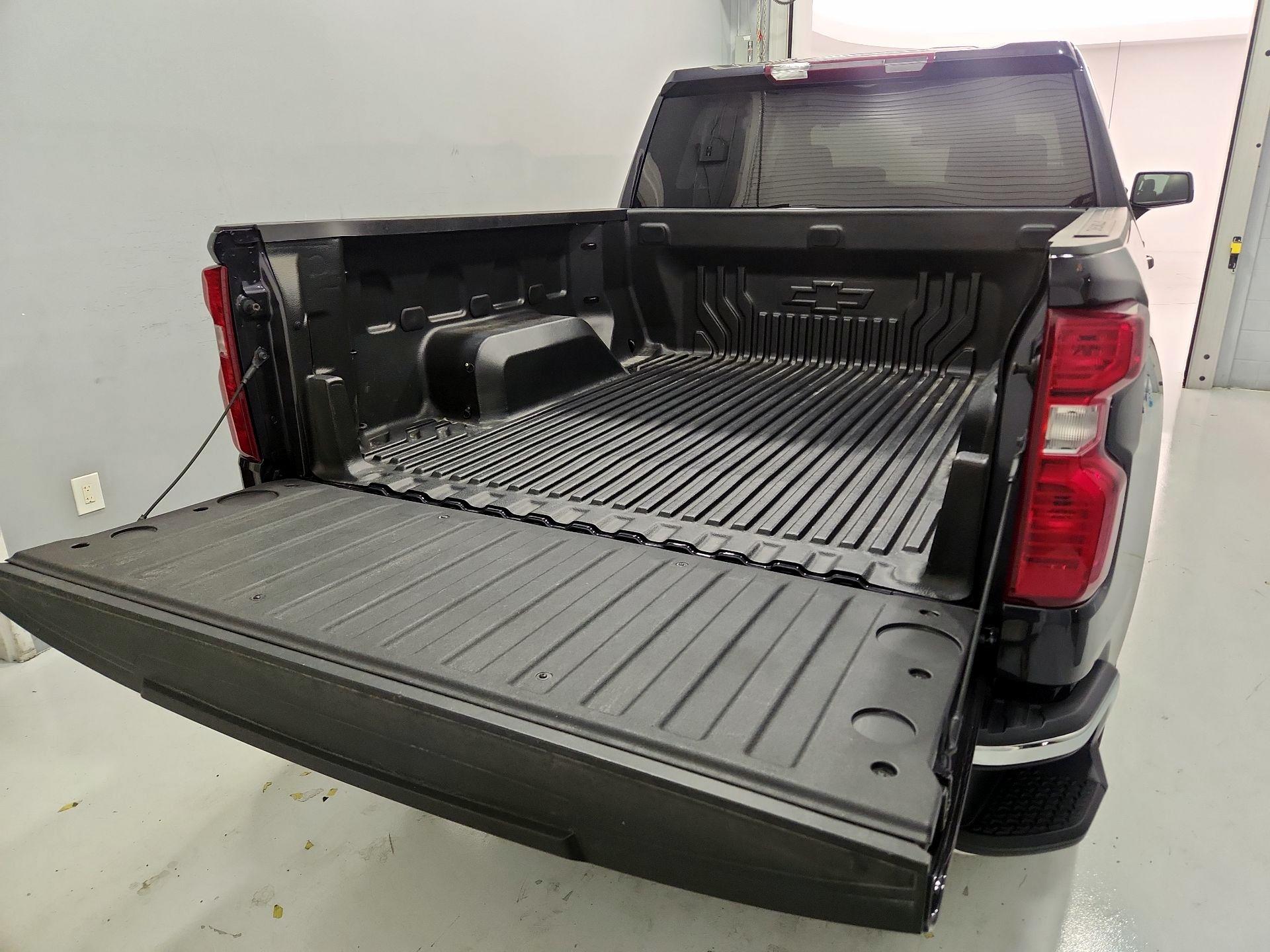 Thumbnail: 2023 Chevrolet Silverado 1500 - 20