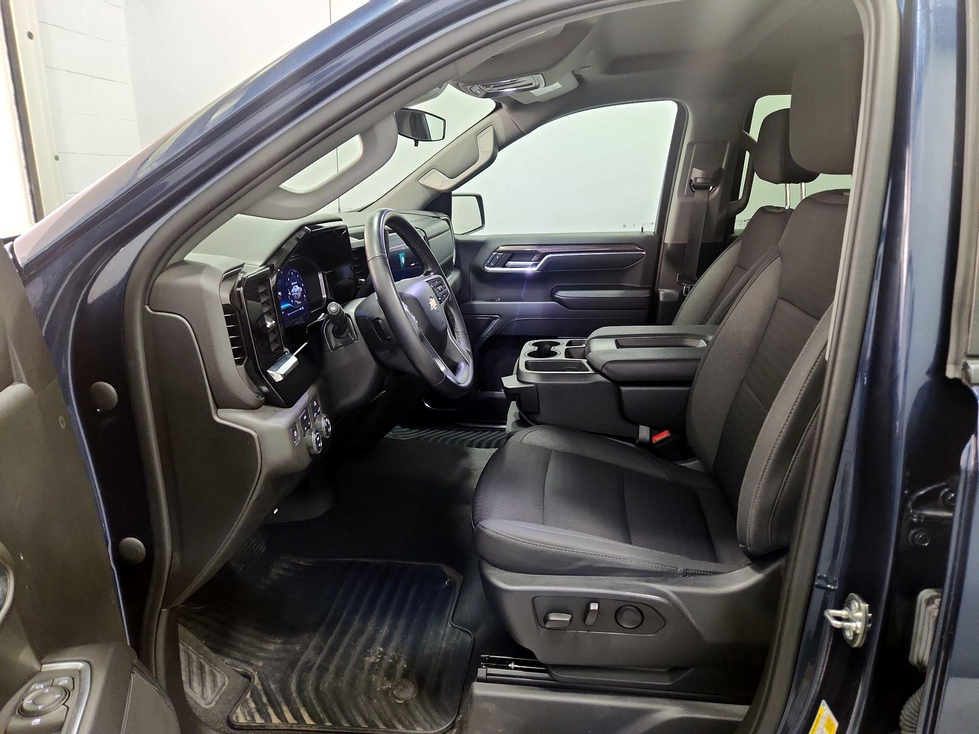 Thumbnail: 2023 Chevrolet Silverado 1500 - 11
